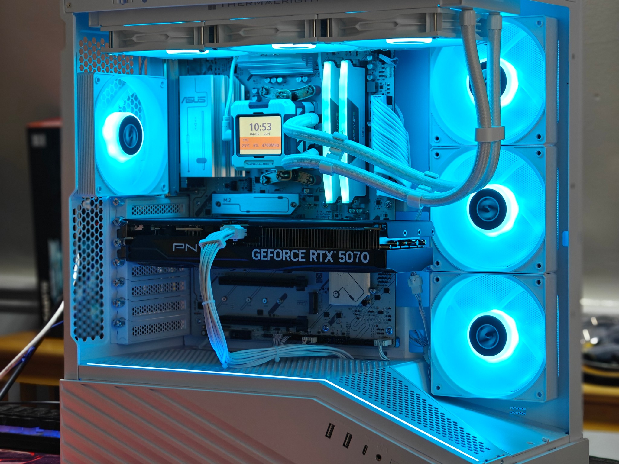 RYZEN 7 7800X3D CPU|PNY 5070 12 GB DDR7 GPU|KLEVV 4 TB M.2 SSD |32 GB DDR5 6000|Windows 11 Pro Activ