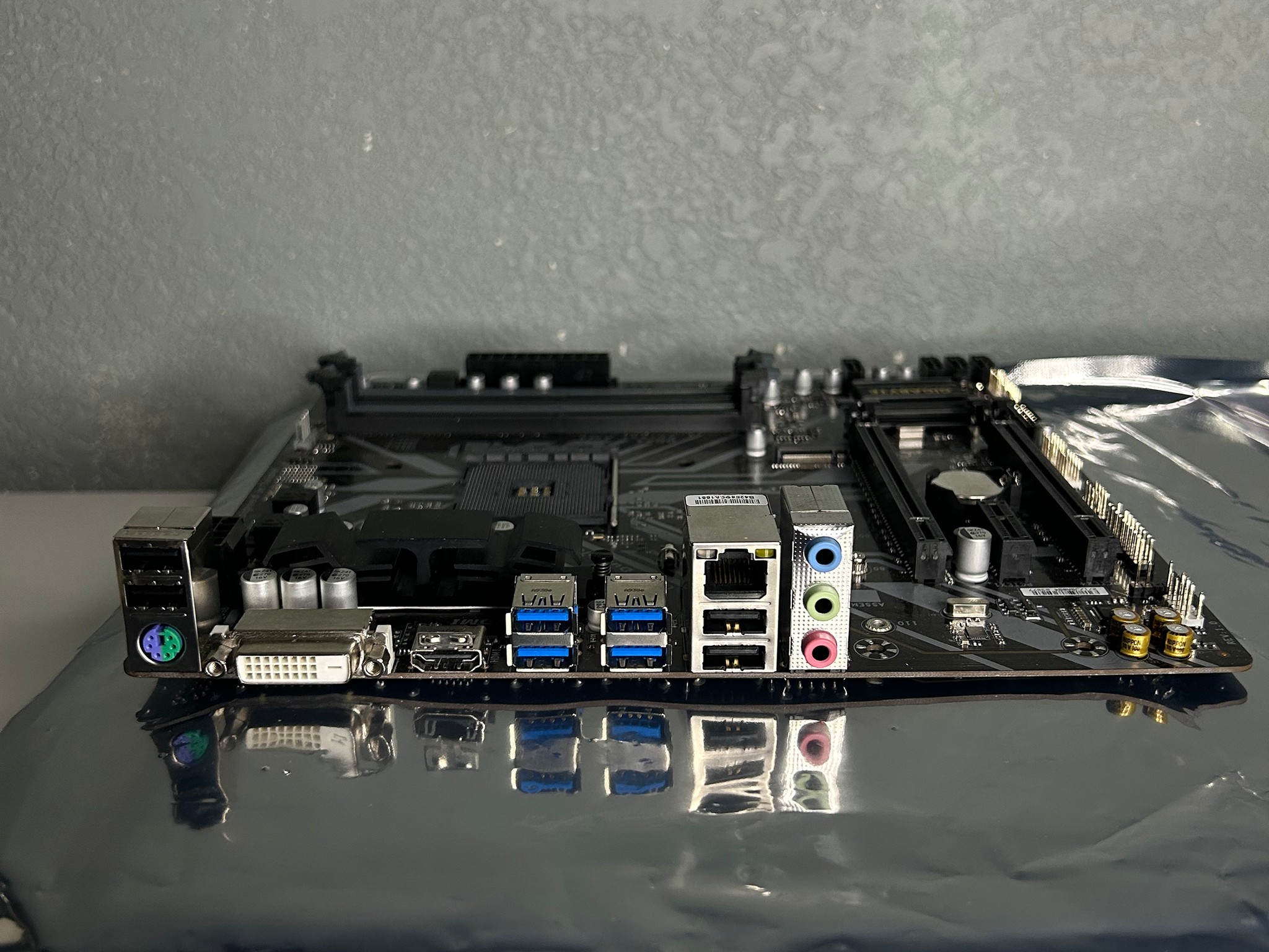 [READ] Gigabyte B450M DS3H Motherboard (AMD Ryzen AM4/Micro ATX)