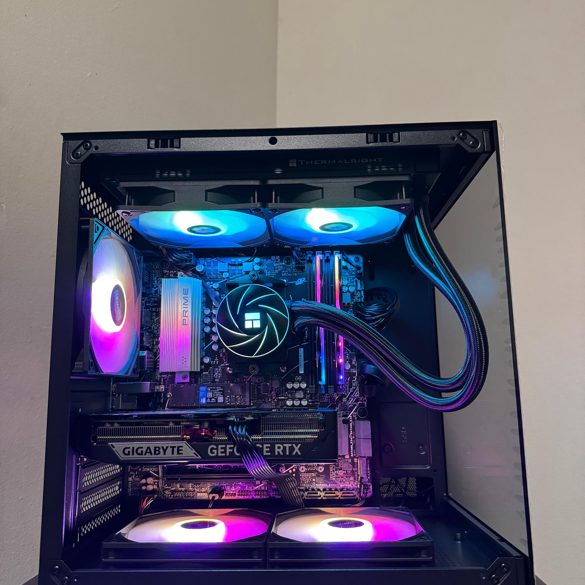 Ryzen 7 9700X / RTX 5060 Ti 16GB Gaming PC