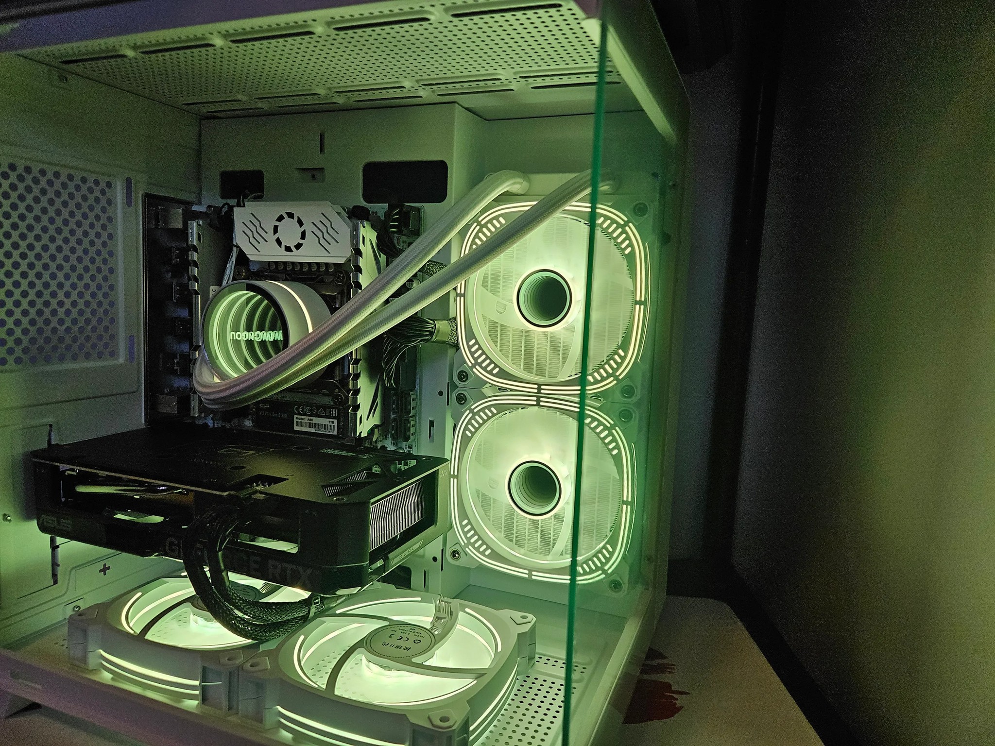 Arctic BEAST intel 14 core / 64GB RAM / 1TB SSD / RTX 4060TI