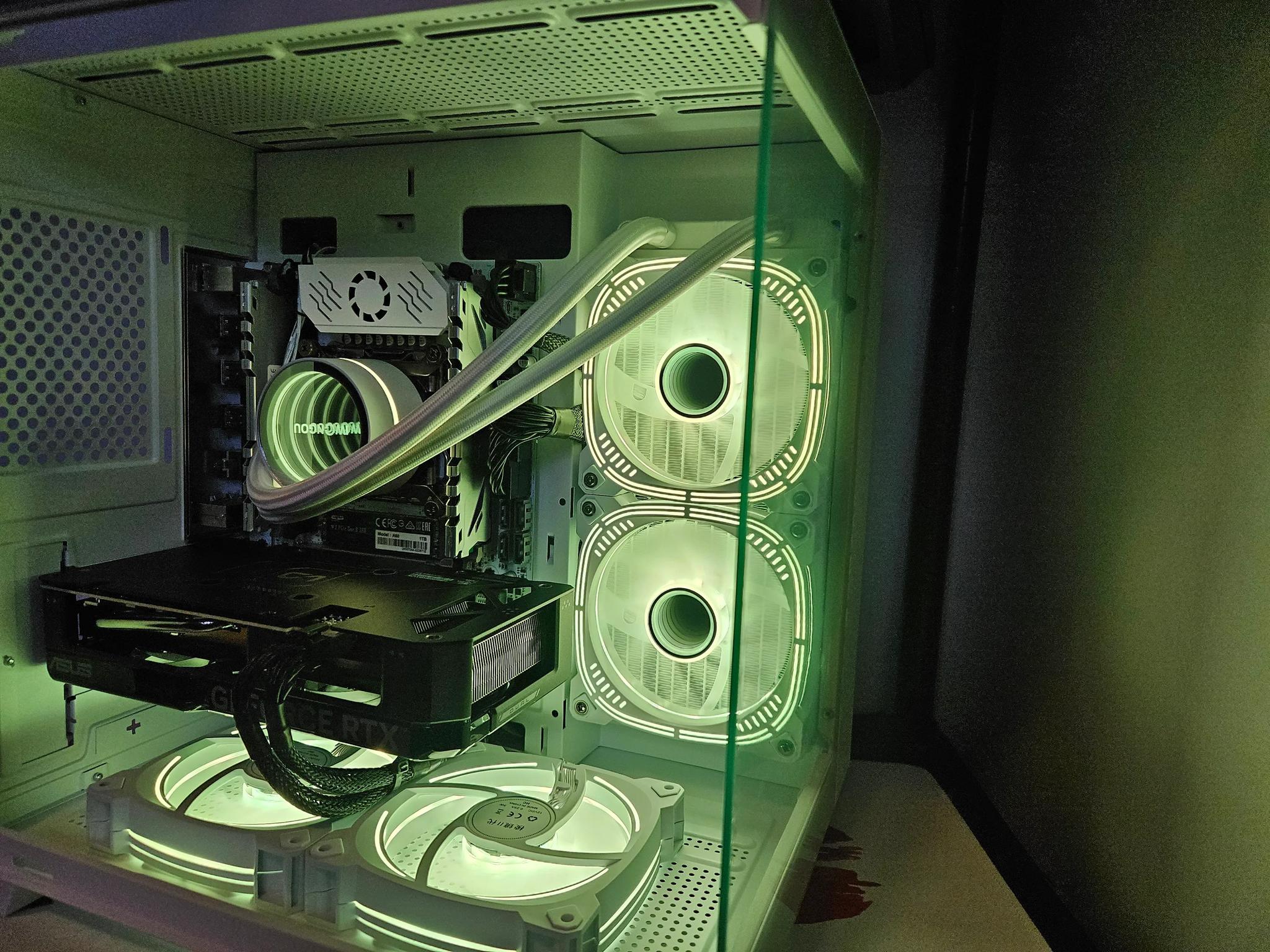 Arctic BEAST intel 14 core / 64GB RAM / 1TB SSD / RTX 4060TI