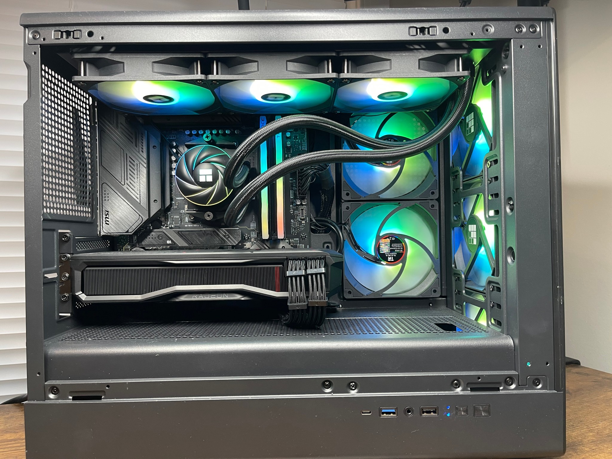 7800X3D & 7900 XT 20GB GAMING MONSTER!