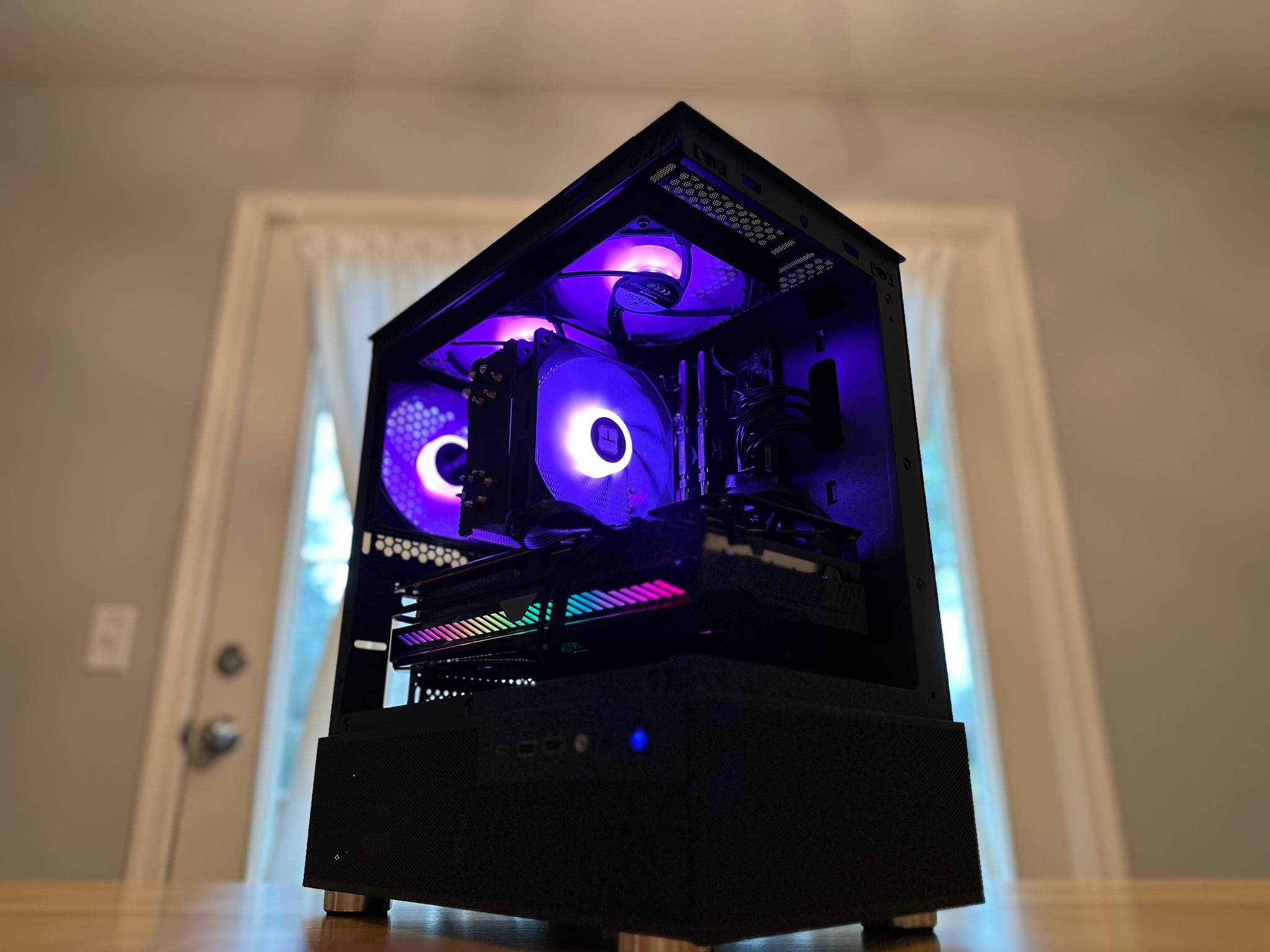 🧊🍦|RX 6800 16gb, i5-12400, 32gb Ram, 2tb SSD WiFi Equipped Gaming/Streaming/Content PC