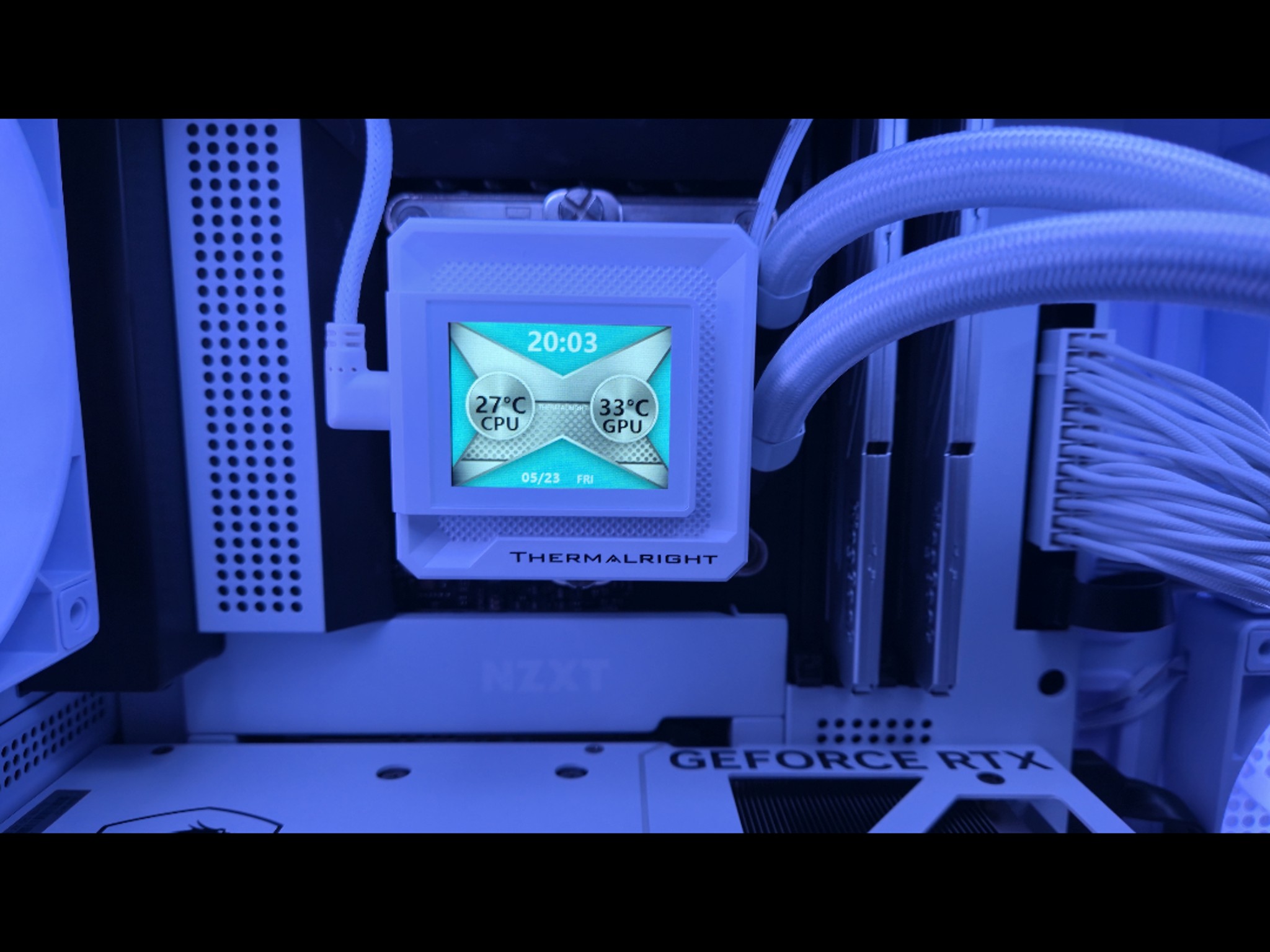 Whiteout Gaming PC - i5 14600K - RTX 5070 - 32GB DDR5 6000 - LCD Cooler - BeZ Tech Custom