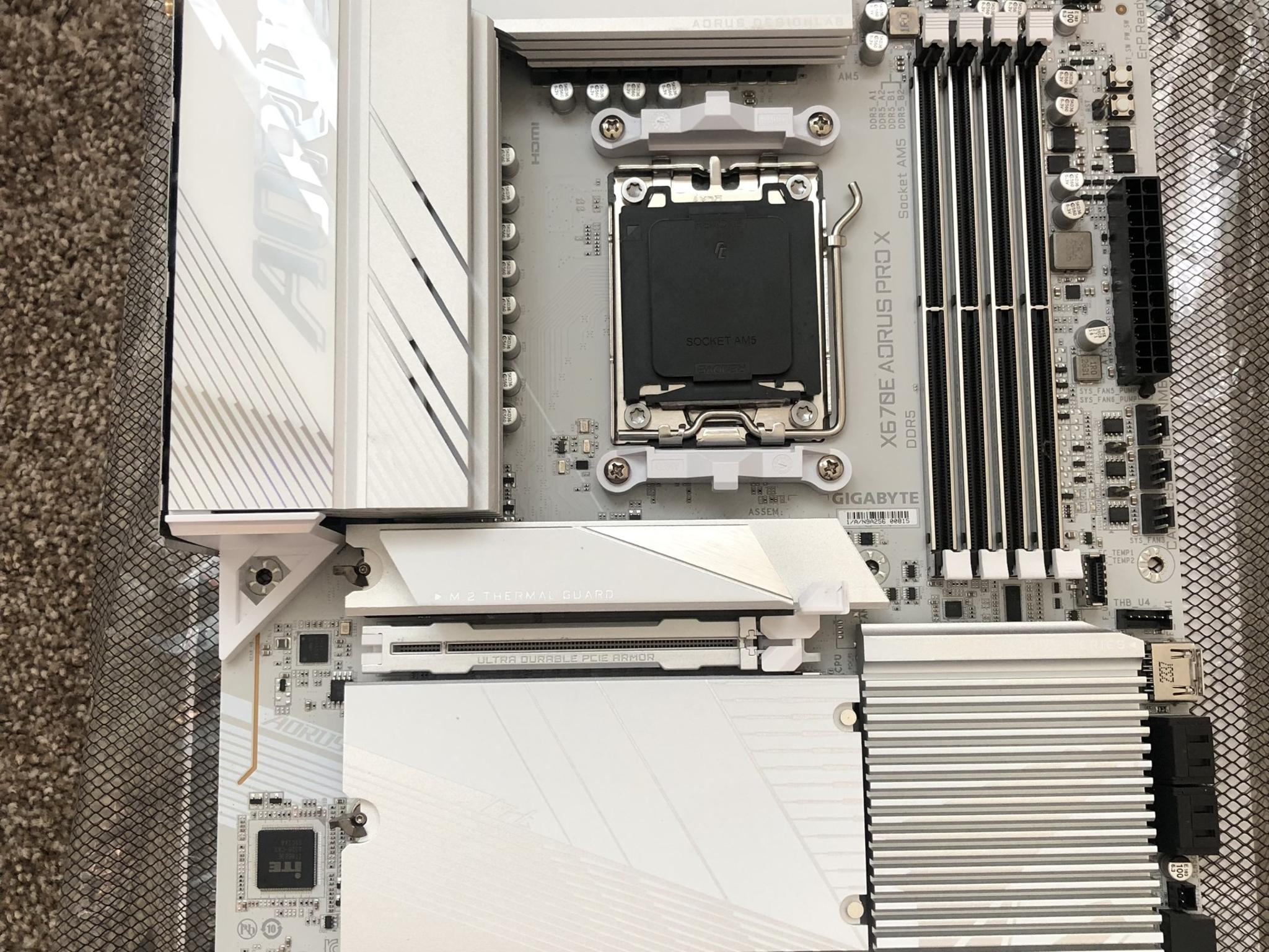 GIGABYTE X670E AORUS PRO X AM5 Motherboard/DDR5/Quad M.2/ PCIe 5.0/ USB 3.2 Gen2X2 Type-C/WiFi 7