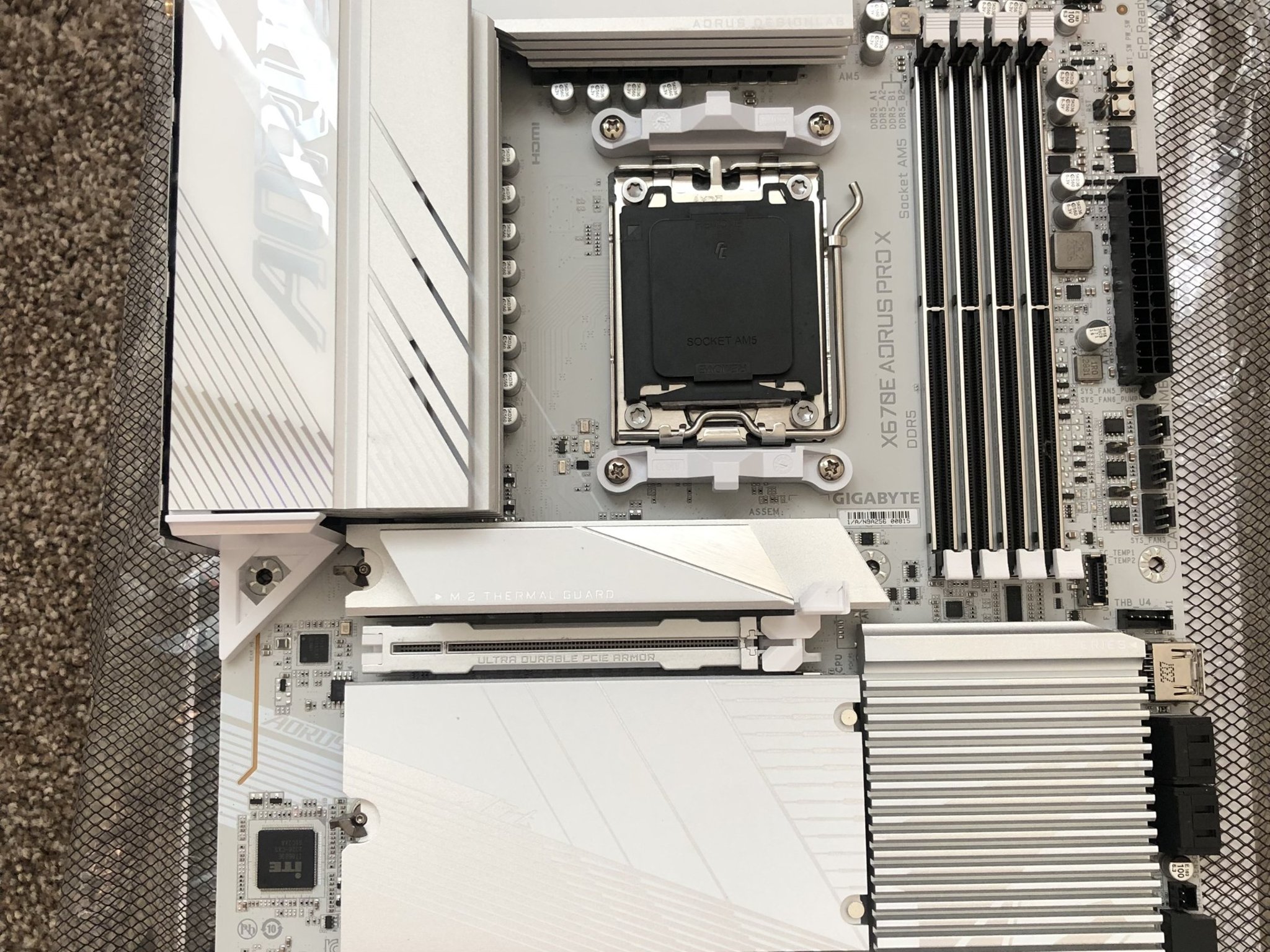 GIGABYTE X670E AORUS PRO X AM5 Motherboard/DDR5/Quad M.2/ PCIe 5.0/ USB 3.2 Gen2X2 Type-C/WiFi 7