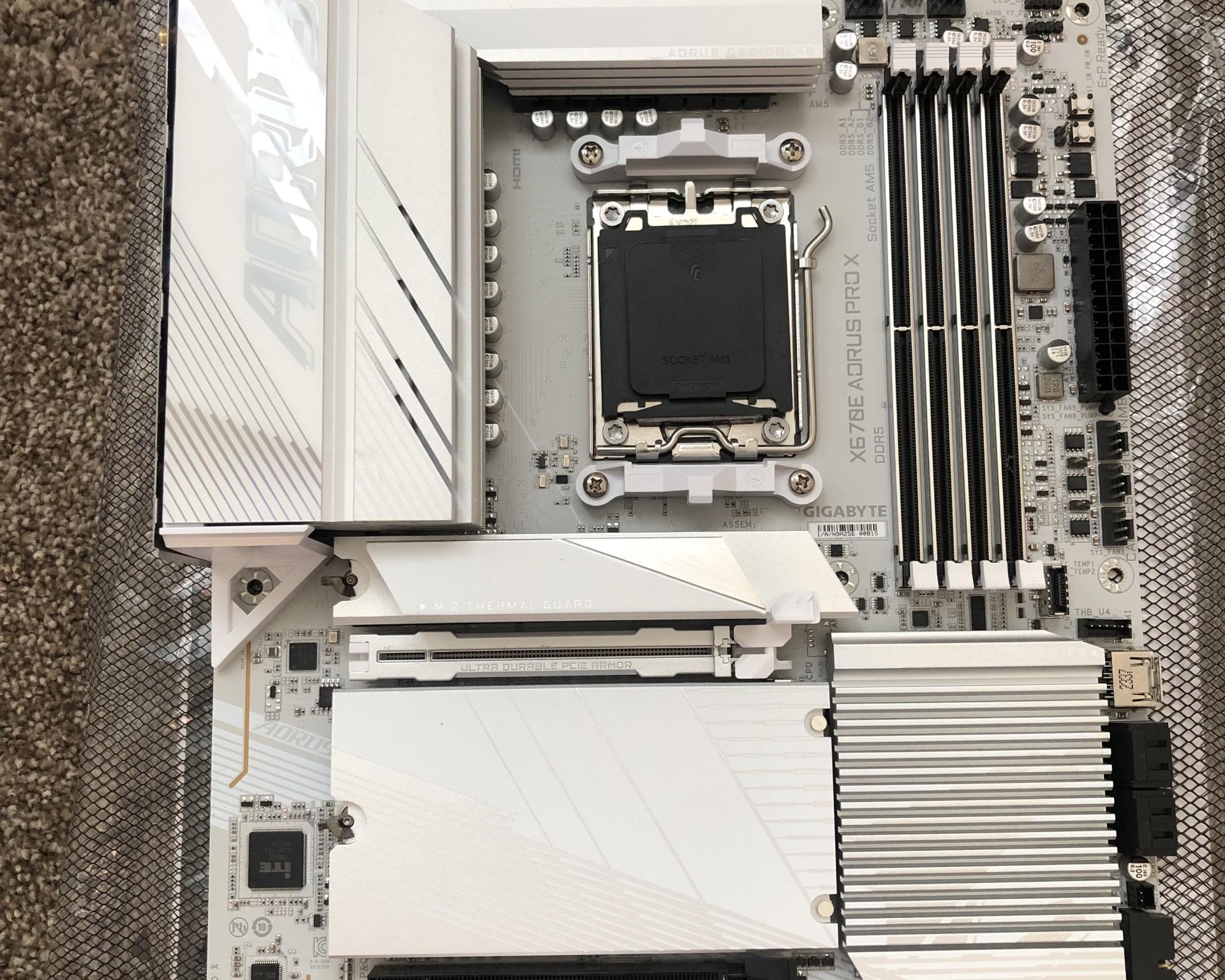 GIGABYTE X670E AORUS PRO X AM5 Motherboard/DDR5/Quad M.2/ PCIe 5.0/ USB 3.2 Gen2X2 Type-C/WiFi 7