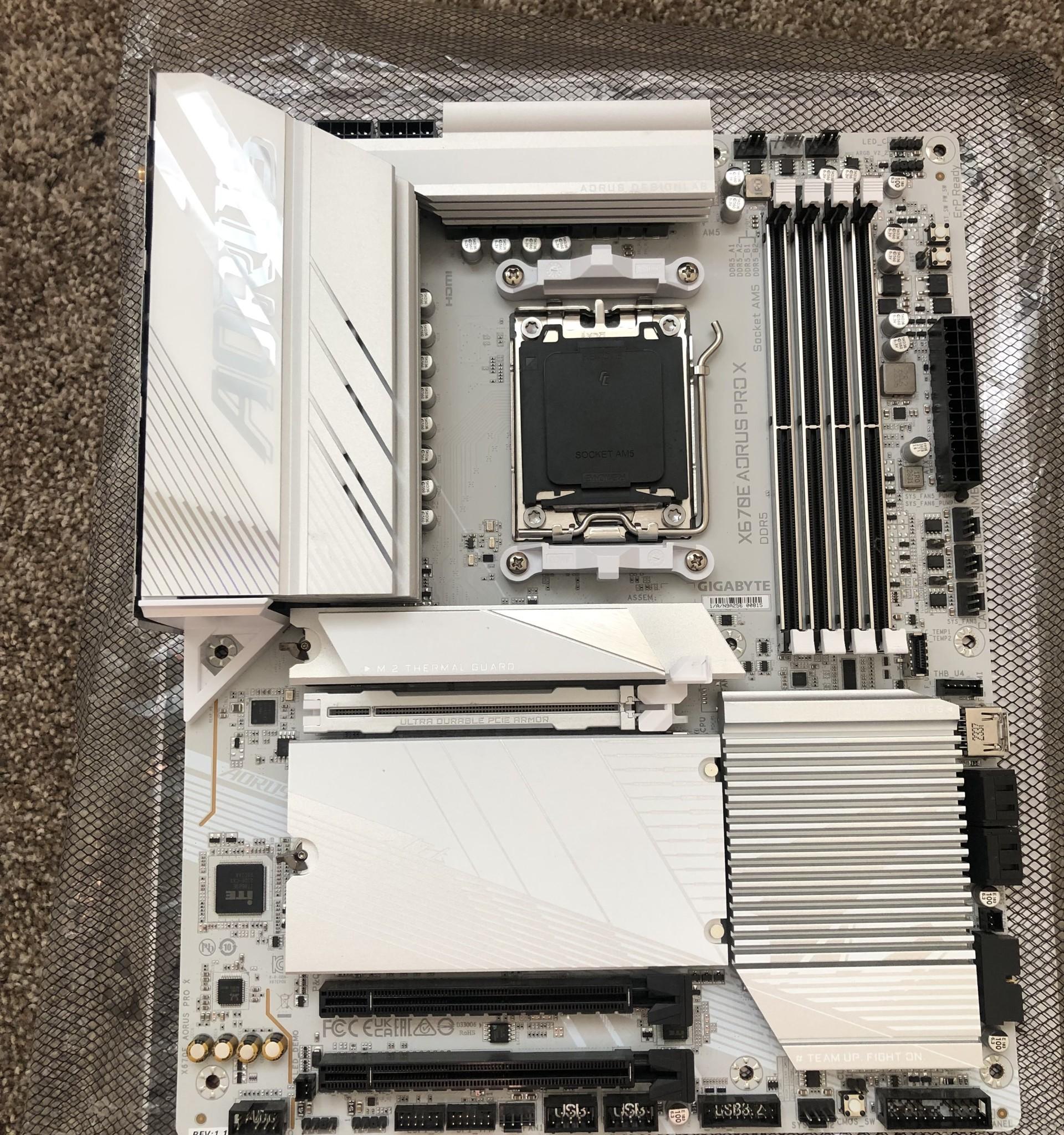 GIGABYTE X670E AORUS PRO X AM5 Motherboard/DDR5/Quad M.2/ PCIe 5.0/ USB 3.2 Gen2X2 Type-C/WiFi 7