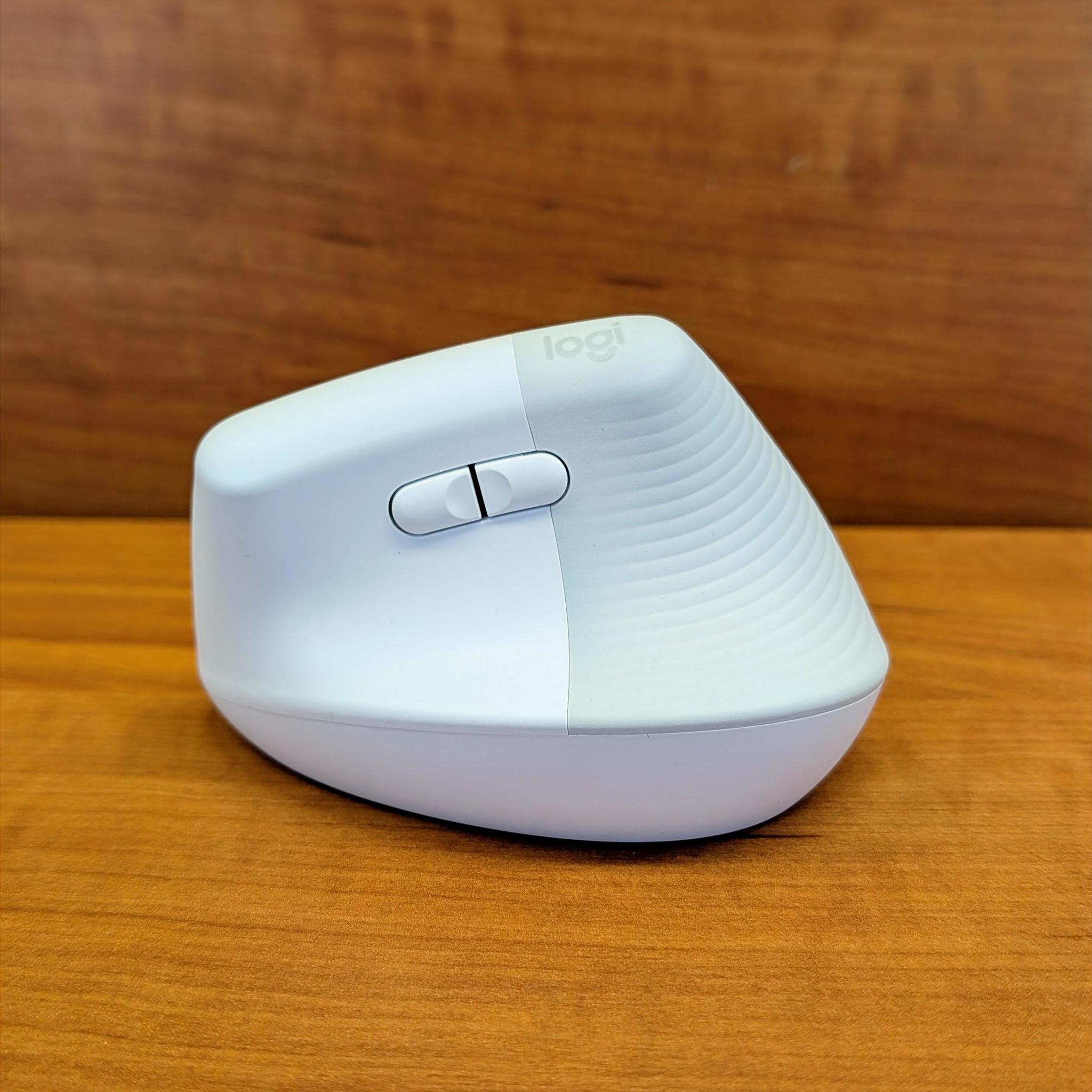 Logitech Lift Vertical Ergonomic Mouse Off-White right-handed