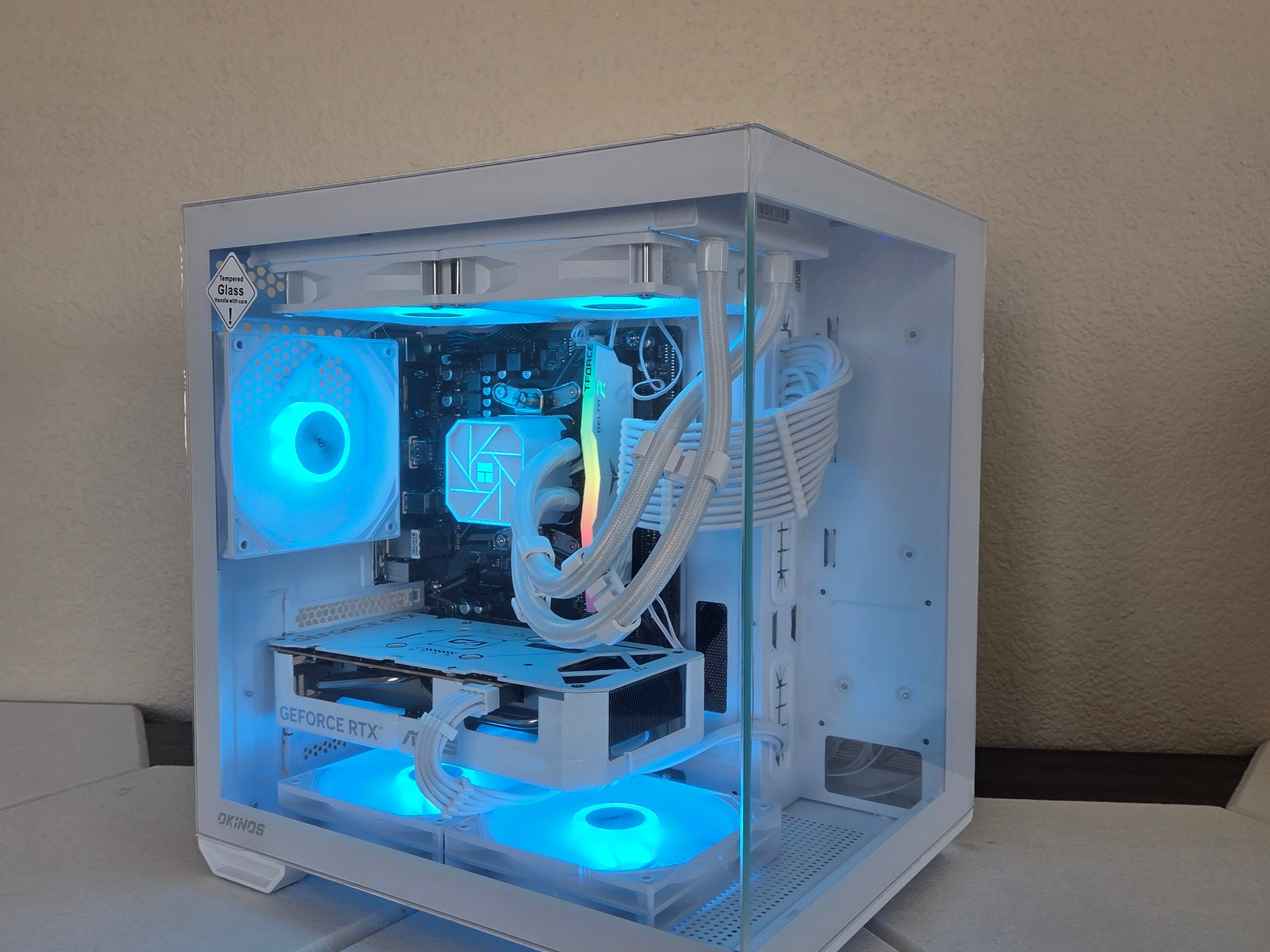 🐻‍❄️ Frost Mirage | RTX 5060 White | Ryzen 5 5500 | AIO Cooled | White/Blue Mech Keyboard ❄️🤍