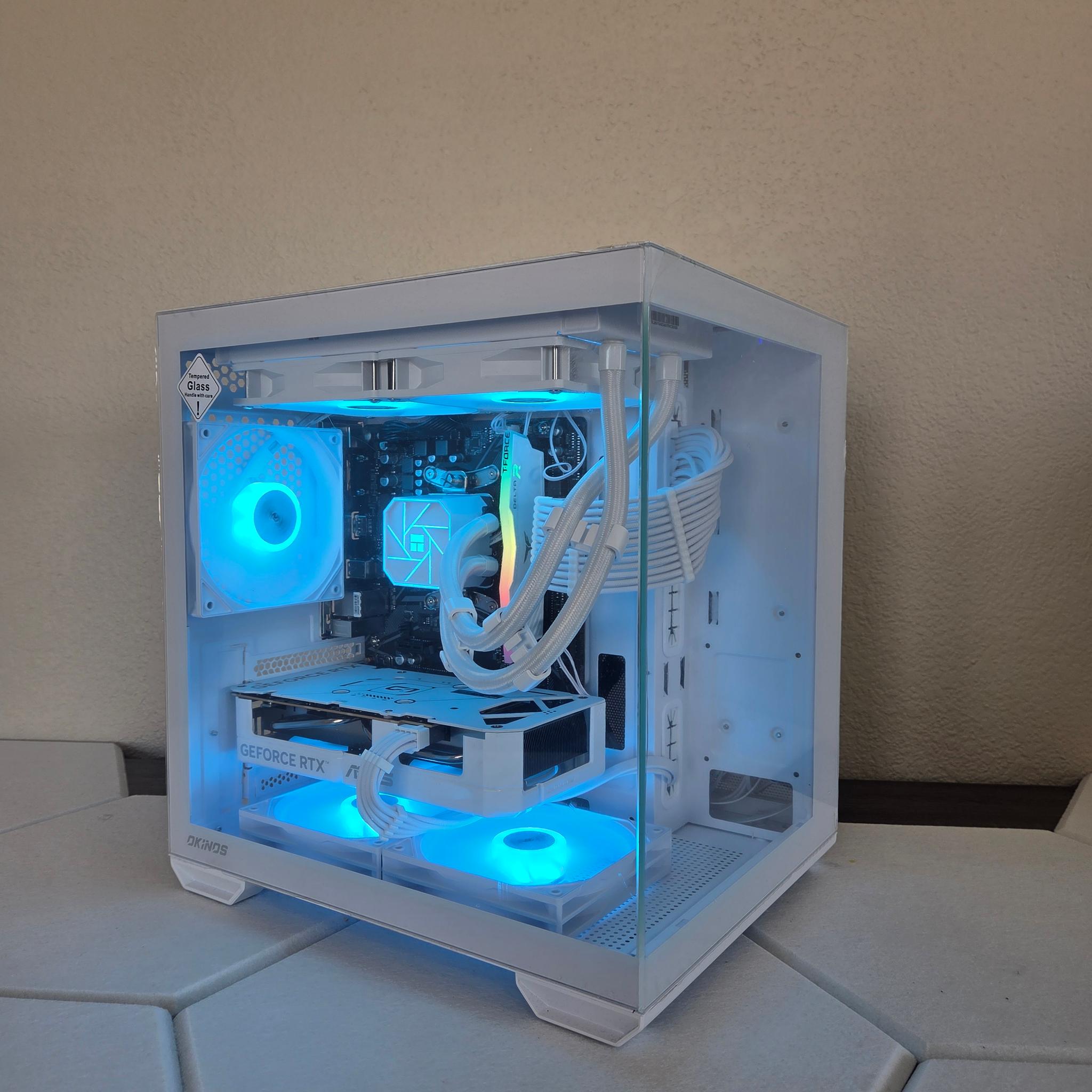 🐻‍❄️ Frost Mirage | RTX 5060 White | Ryzen 5 5500 | AIO Cooled | White/Blue Mech Keyboard ❄️🤍