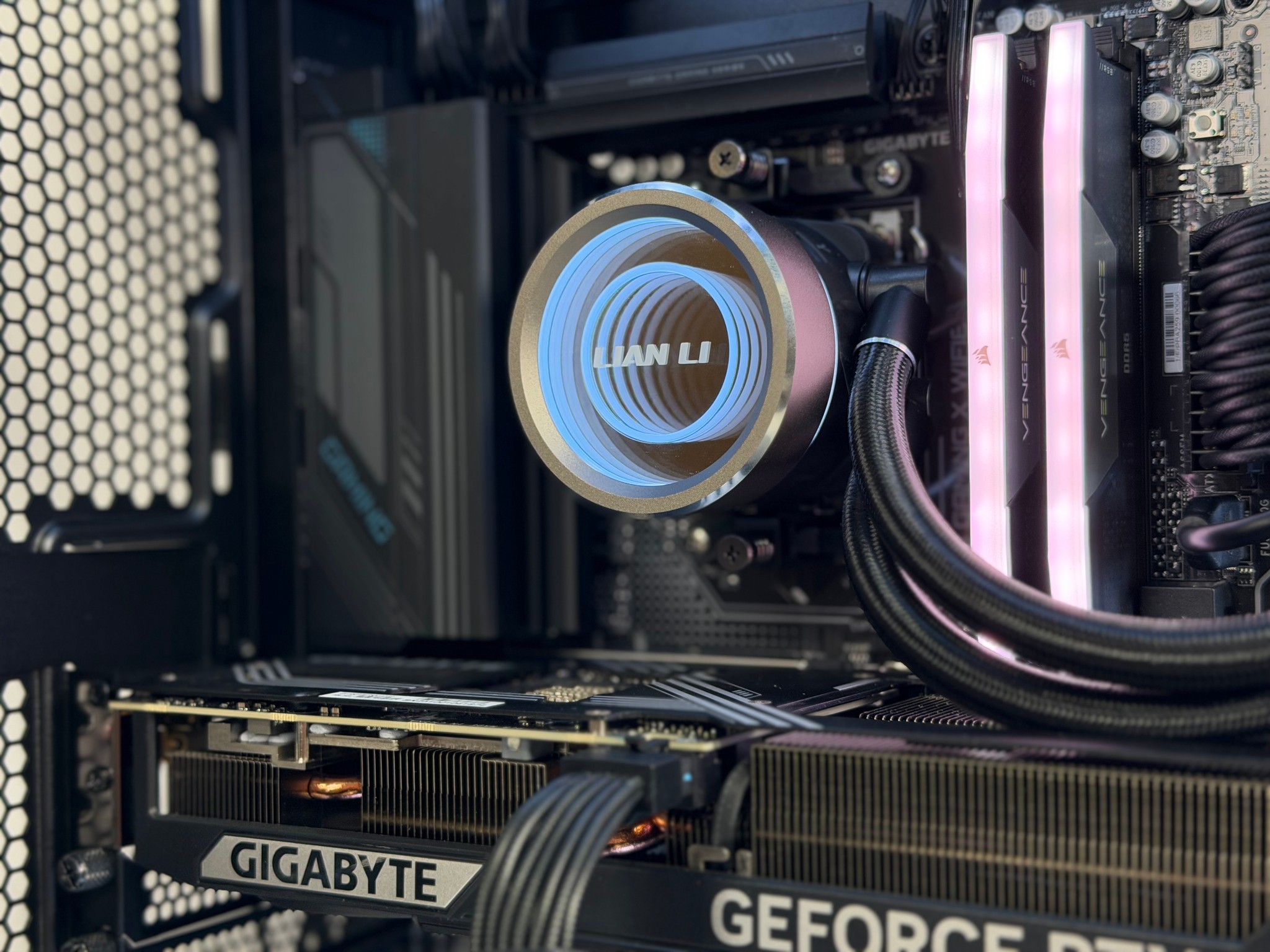 1440p Crusher - RTX 5070 | Ryzen 7 7700X | 2TB SSD | 32GB DDR5