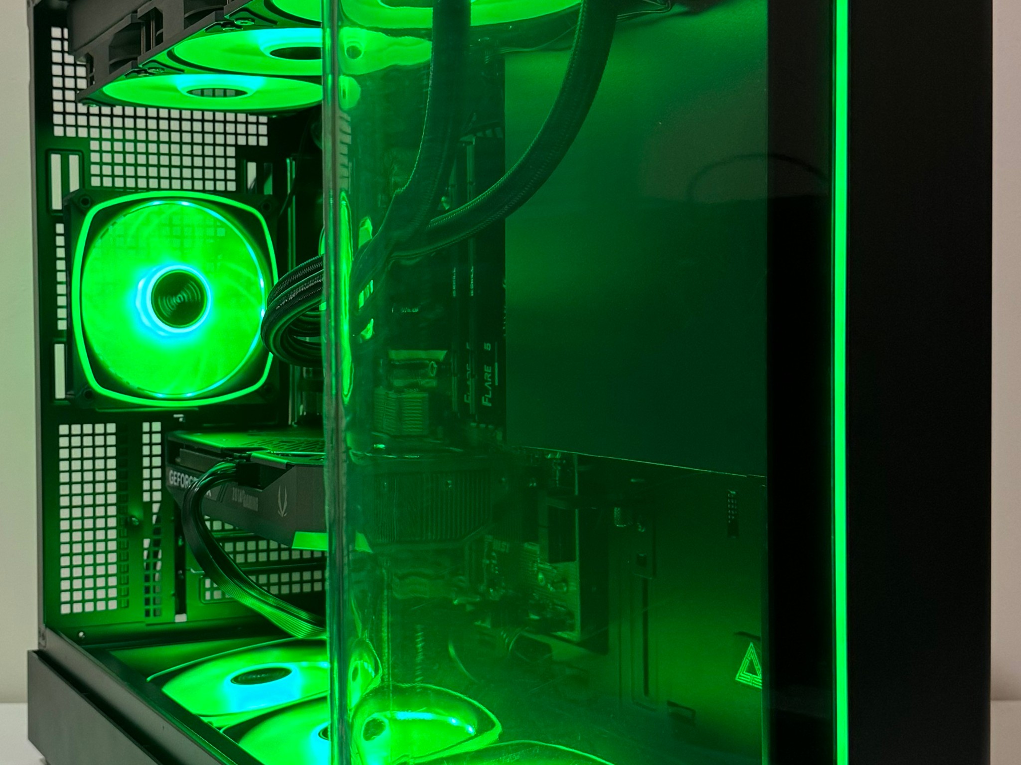 AMD Ryzen 7 7800X3D 32GB DDR5 RAM GeForce RTX 5060 Ti 1TB Gen5 NVMe SSD 850W Gold Gaming PC