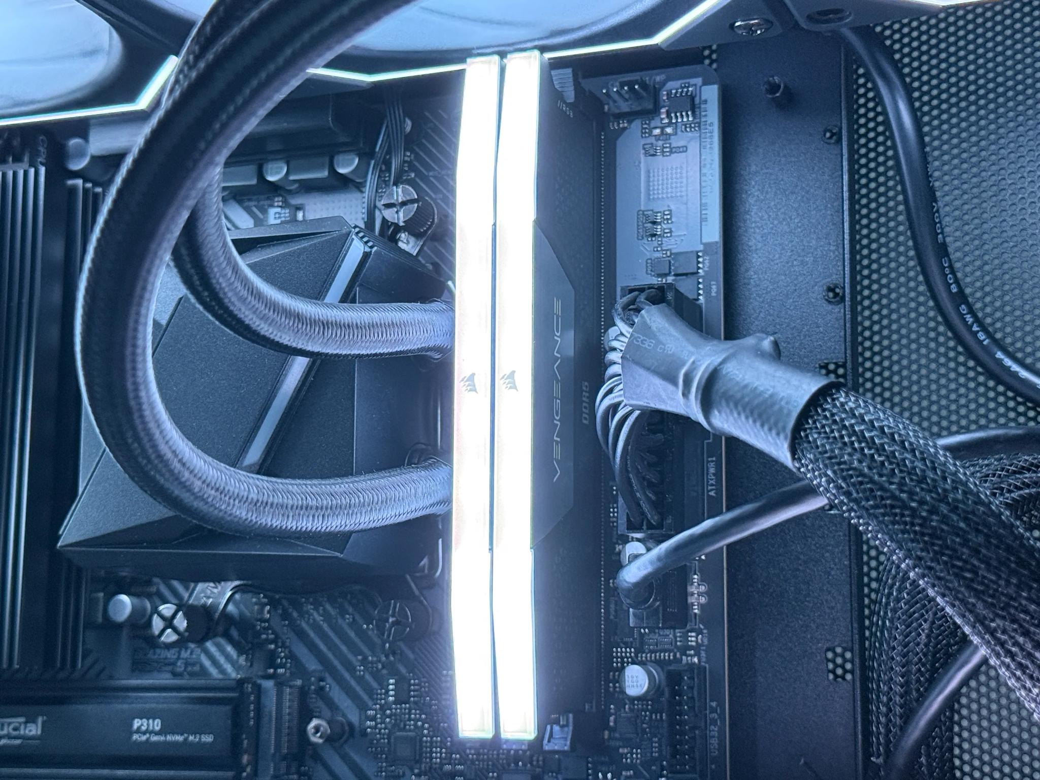 4K Streaming PC - The White Sentinel | RTX 5080 OC | 7950X3D | 32GB DDR5 | 2TB NVME SSD | 1000W Gold