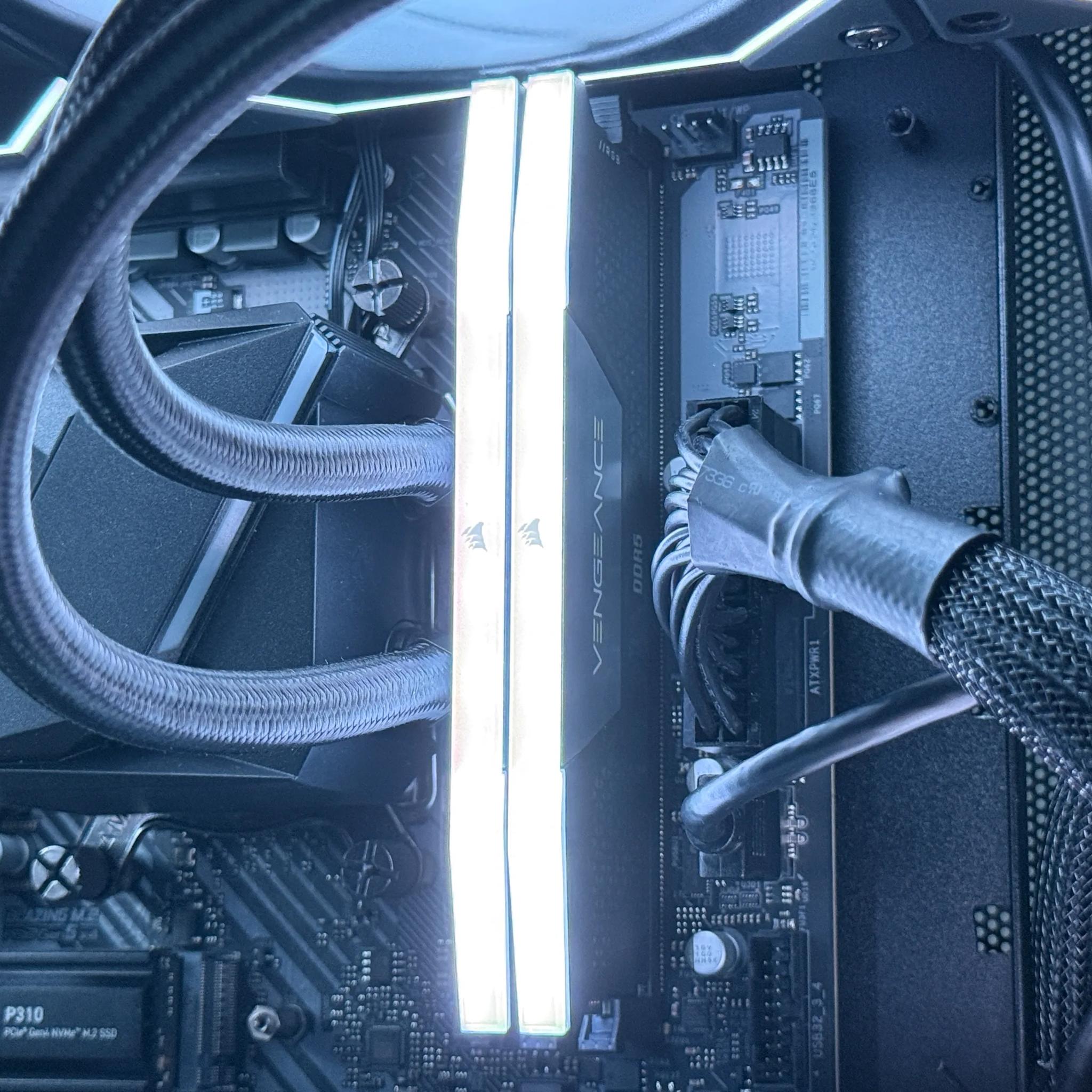 4K Streaming PC - The White Sentinel | RTX 5080 OC | 7950X3D | 32GB DDR5 | 2TB NVME SSD | 1000W Gold
