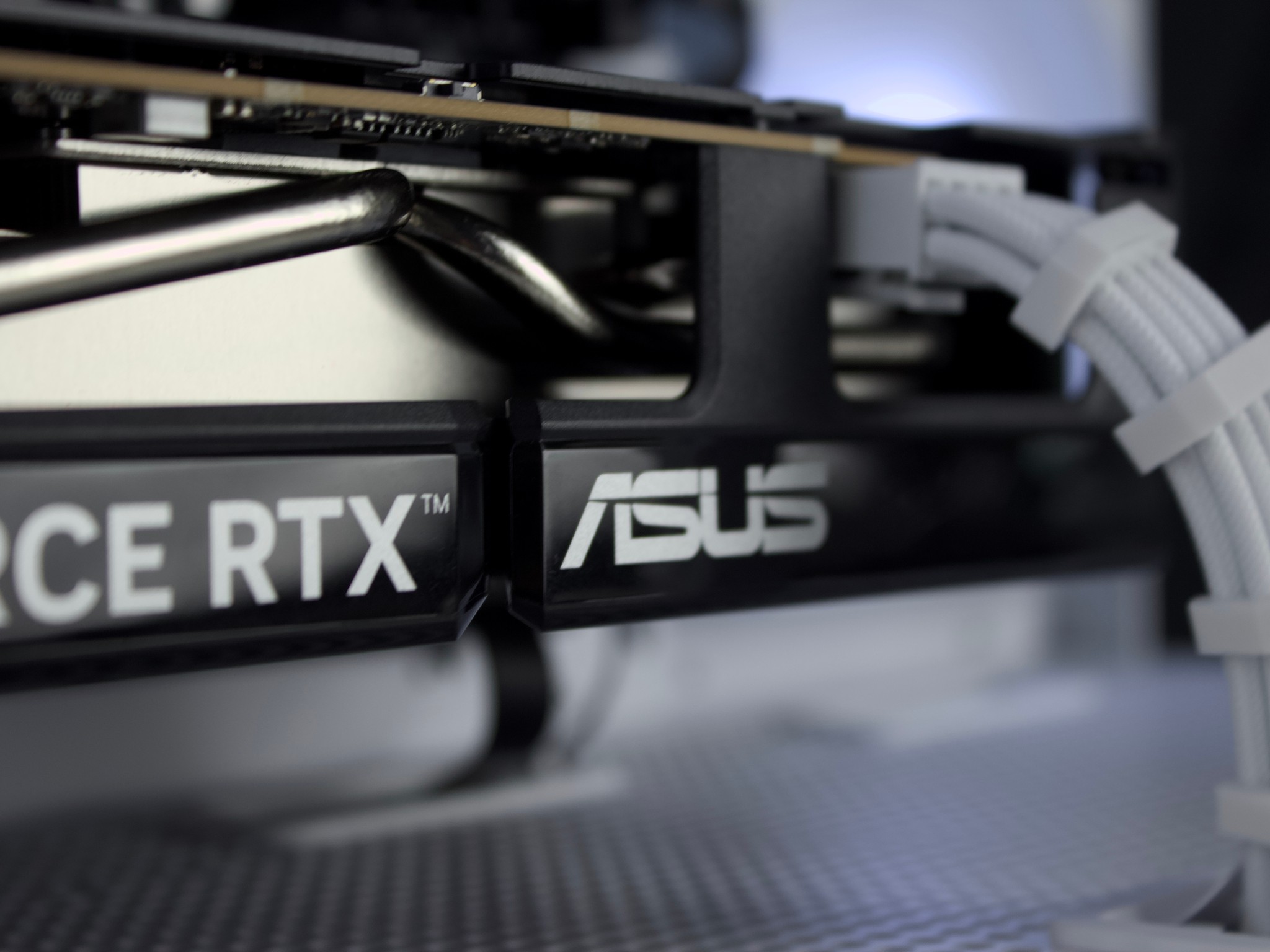 🧊❄️🧊 White Gaming PC – RTX 5060 , Ryzen 5 5600, 16GB RAM, 1TB SSD - WiFi, BlueTooth 🧊❄️🧊