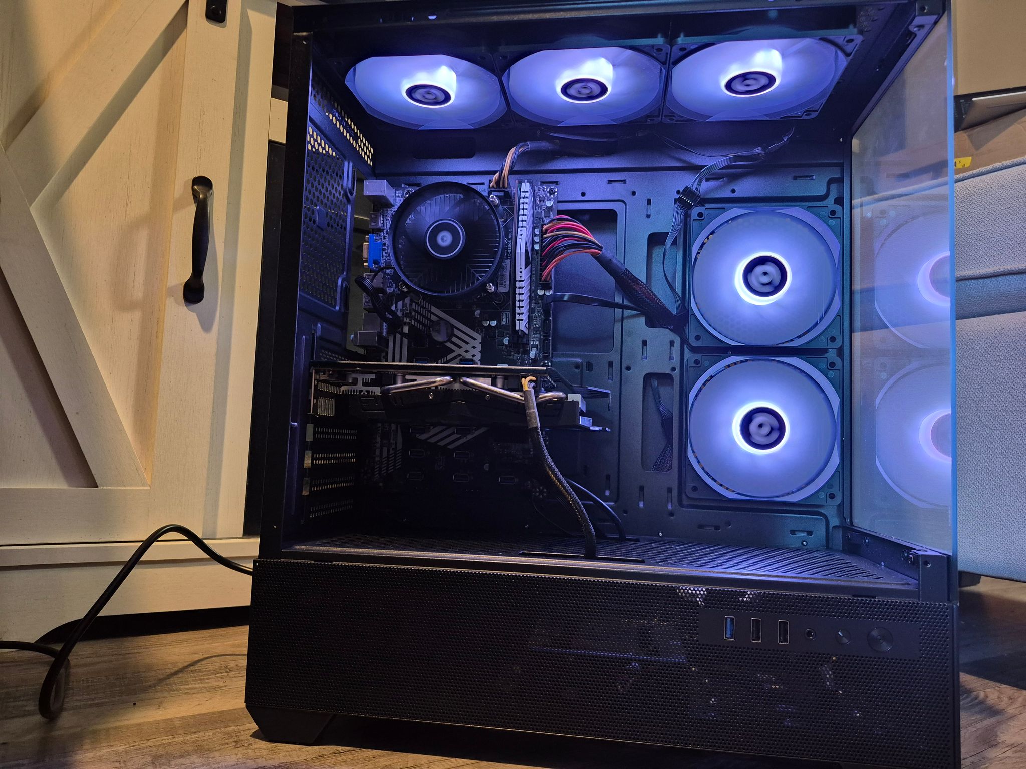 i5-7th Gen, RX 580 8GB 2048SP, 16GB RAM, 512GB SSD, Win11 X Lite