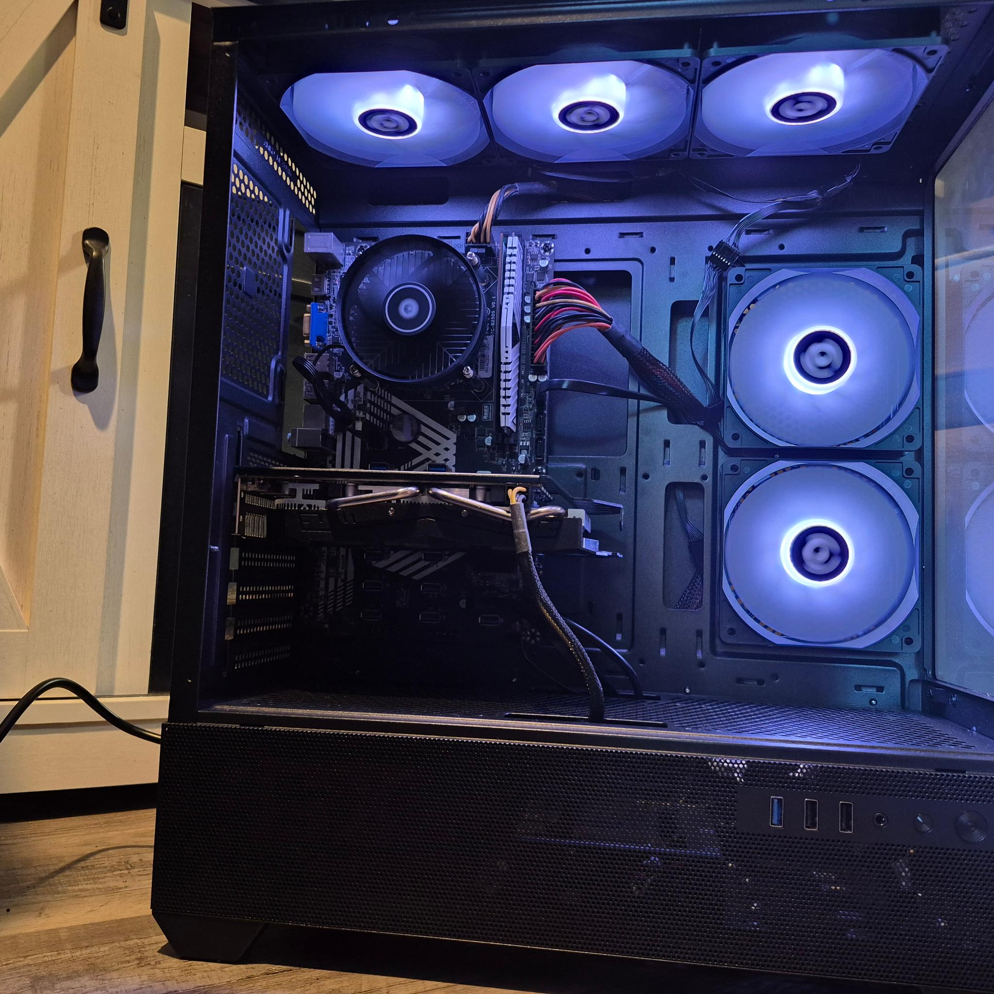 i5-7th Gen, RX 580 8GB 2048SP, 16GB RAM, 512GB SSD, Win11 X Lite