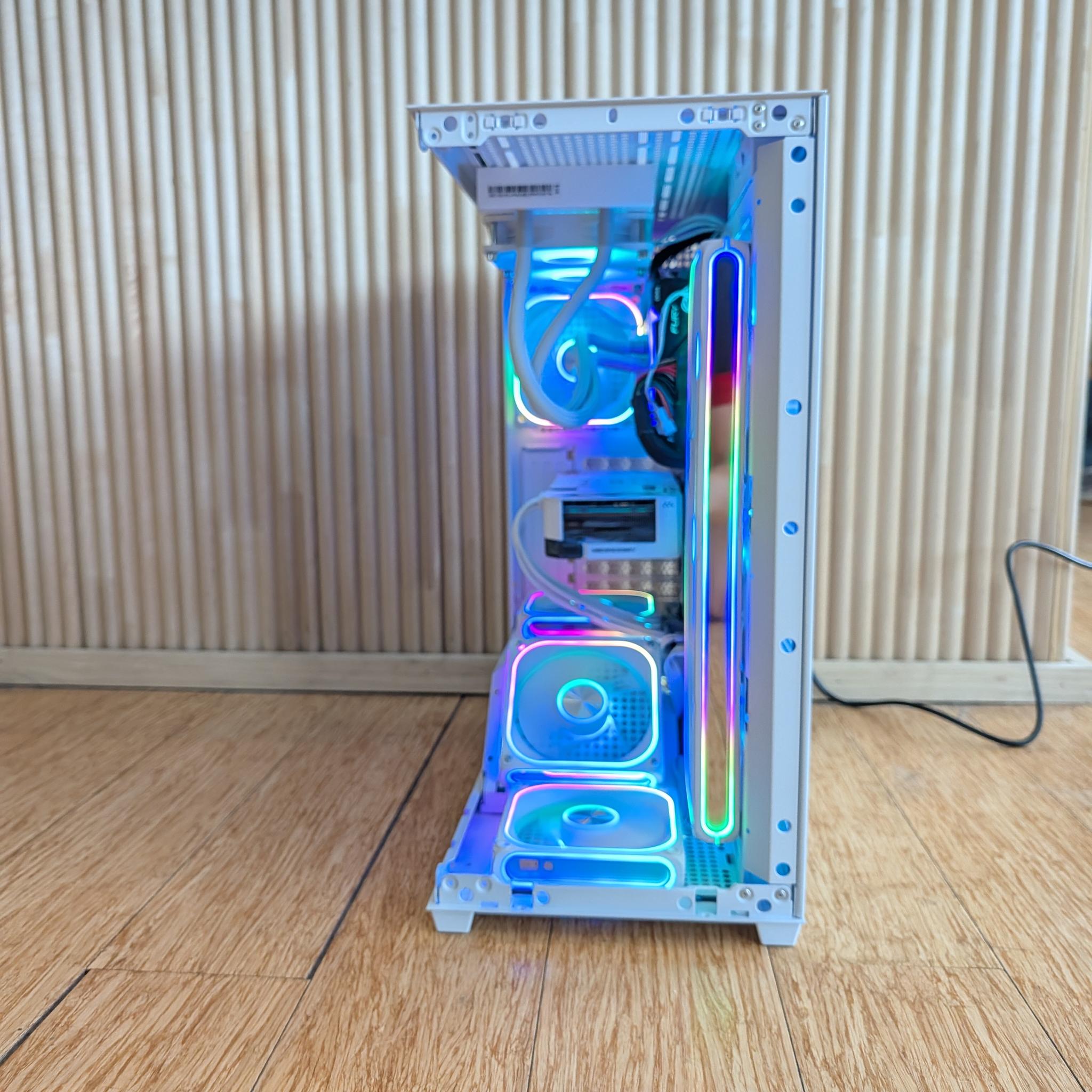 Custom White Gaming PC | RTX 4060 | I7 8086K | 16GB | 500GB |