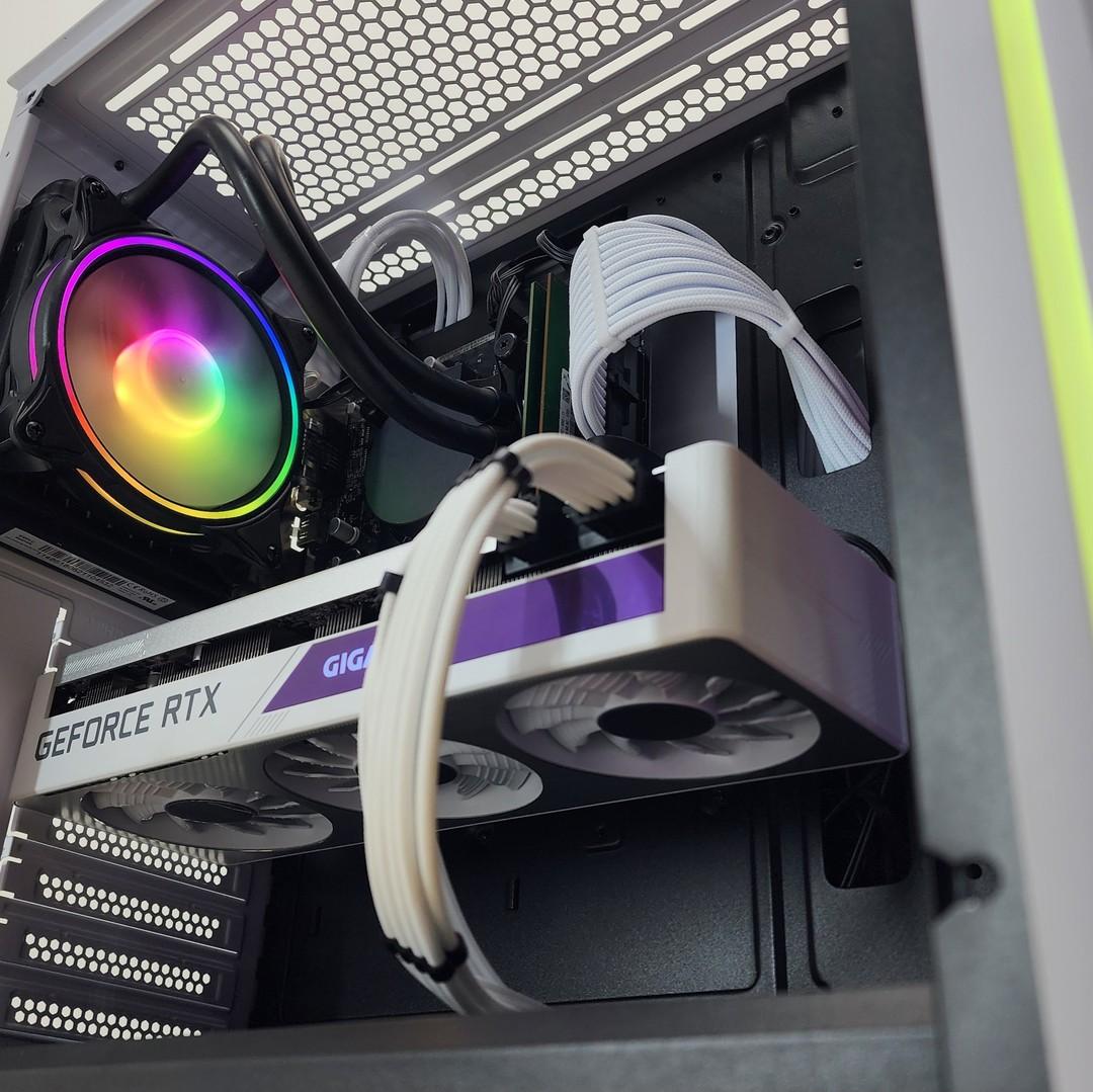 Gaming PC i7-9700 16GB RAM 500GB SSD+1TB HDD RTX 3070 8GB White Win 11 Computer