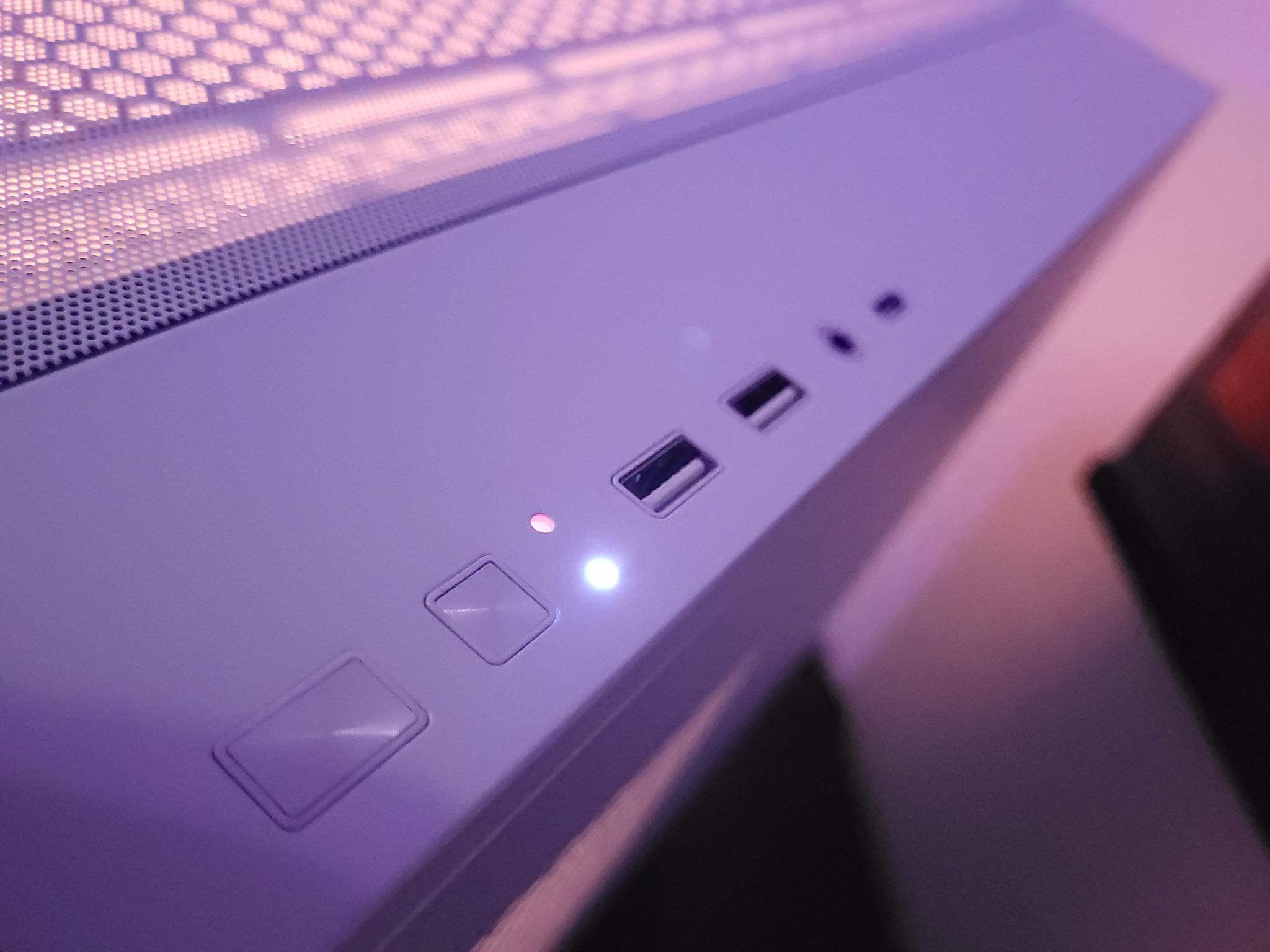 White Gaming PC: RTX 3070 | I5 10400F | 32GB RAM | 1.25TB SSD | WiFi | ARGB