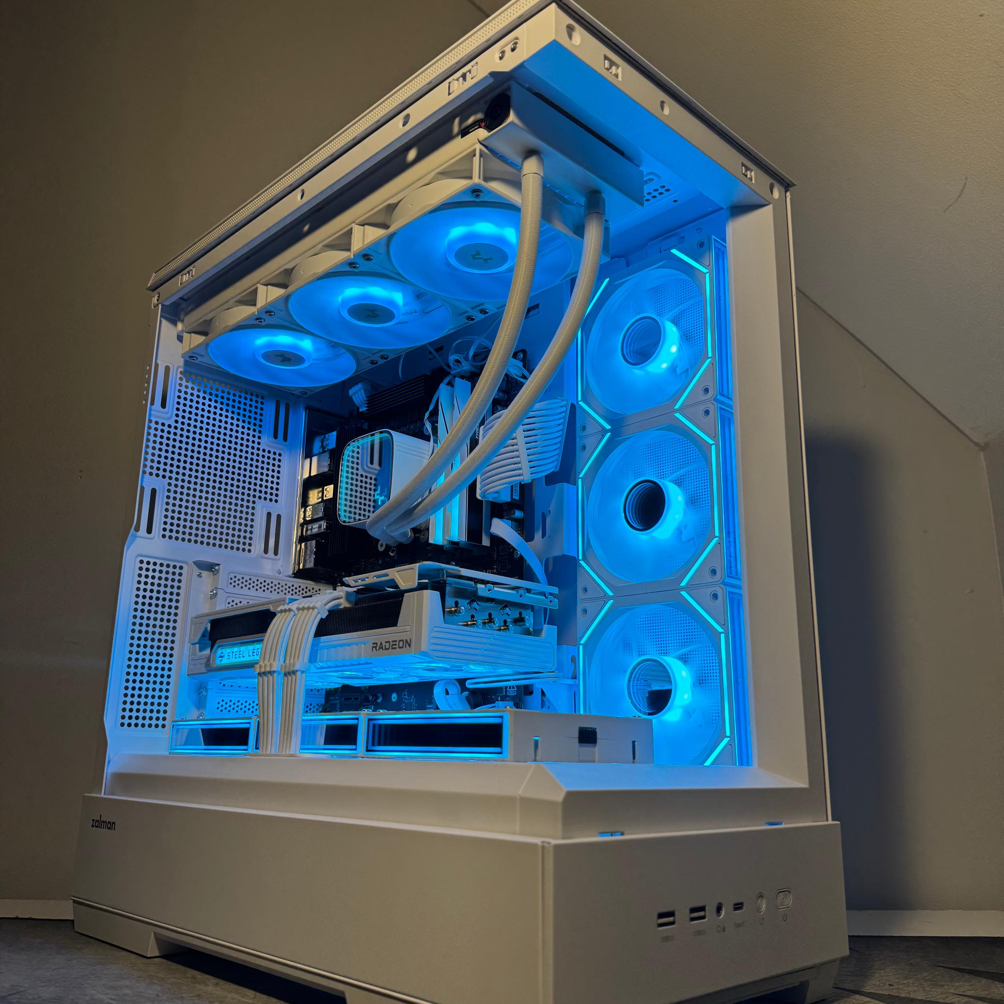 White RX 9070 XT | Ryzen 7 7800X3D | 32GB DDR5 6400 MT/s CL32 | 2TB Storage | Free Shipping