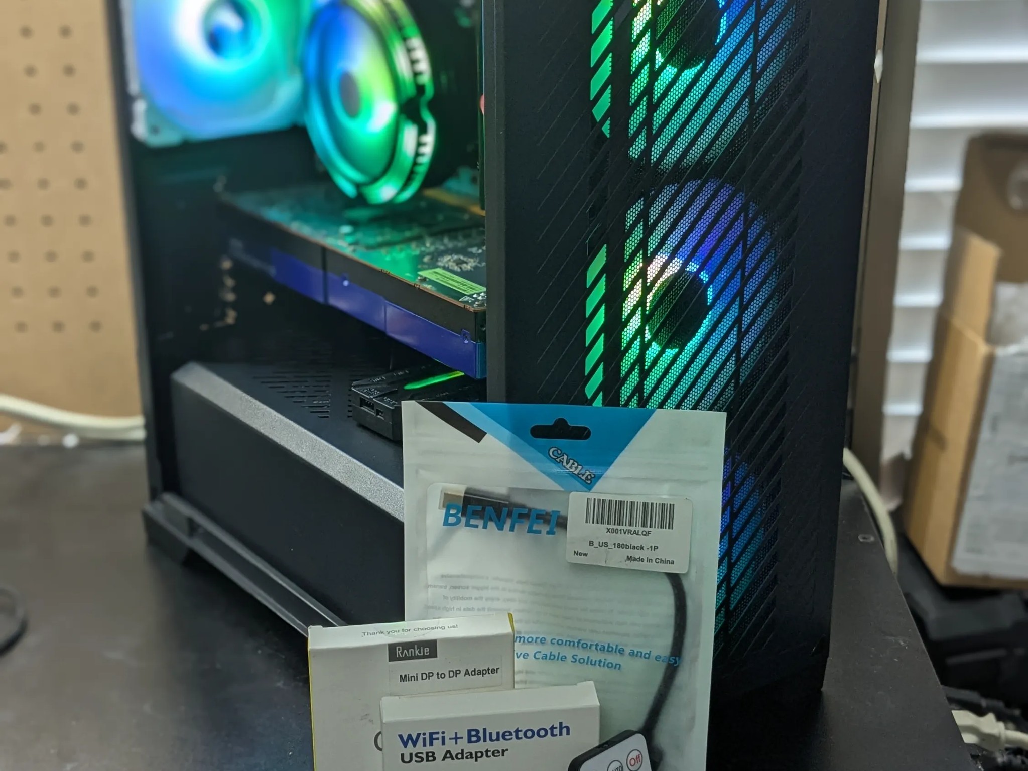 Workstation Gamer | 8 Core Xeon (same as i7), 32GB RAM, 8GB AMD W5700, 480GB SSD, Win11, RGB, Wifi