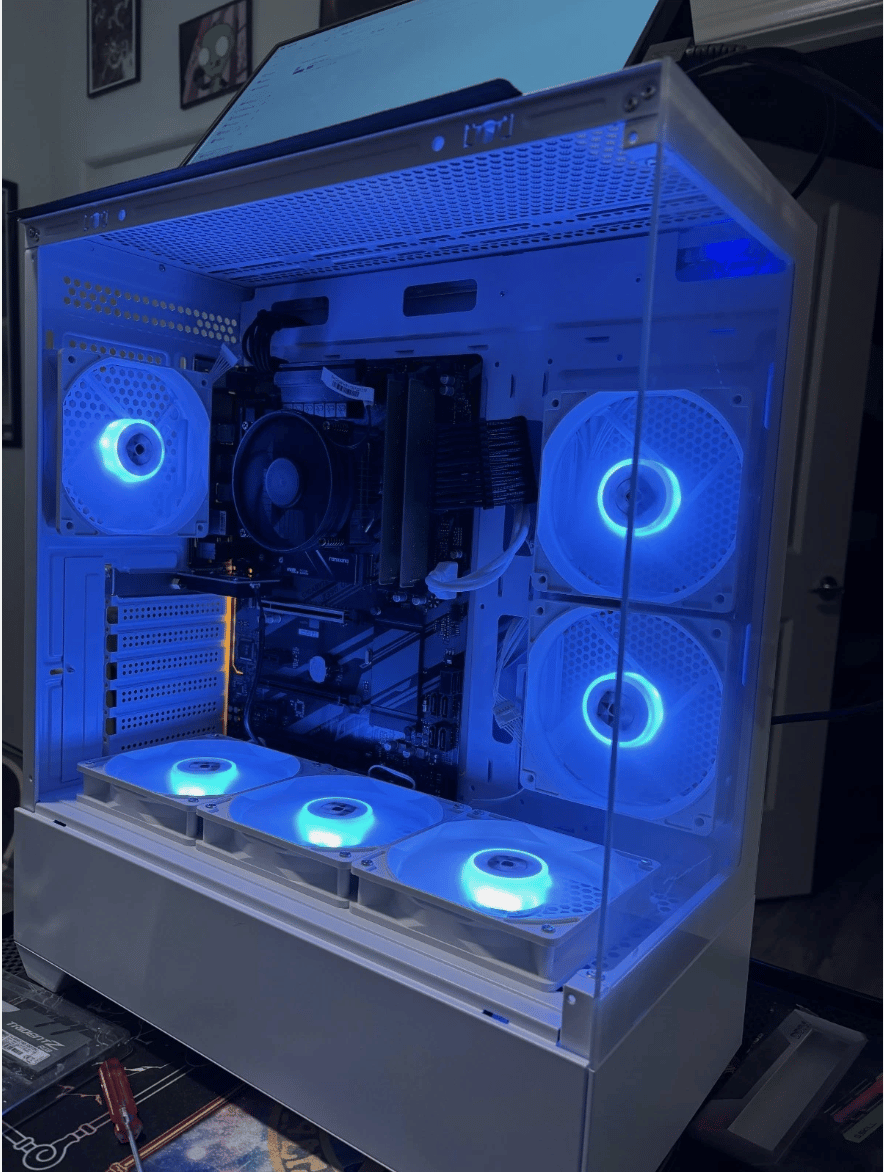 I7 9700k | 16GB DDR4 | 500GB NVME | ARGB Fans