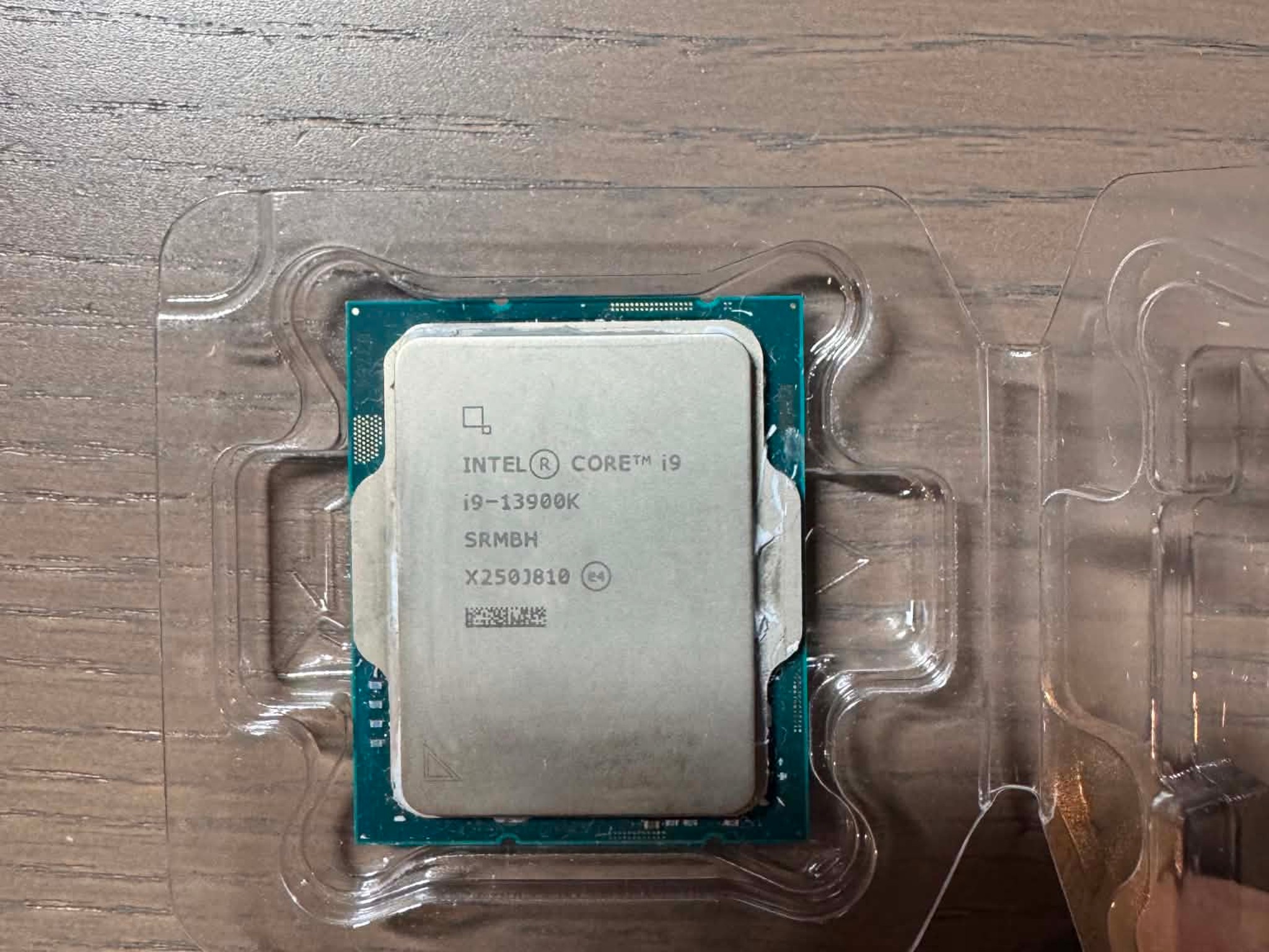 Intel Core i9-13900K Desktop Processor 24 Cores 5.8 GHz LGA 1700 36MB