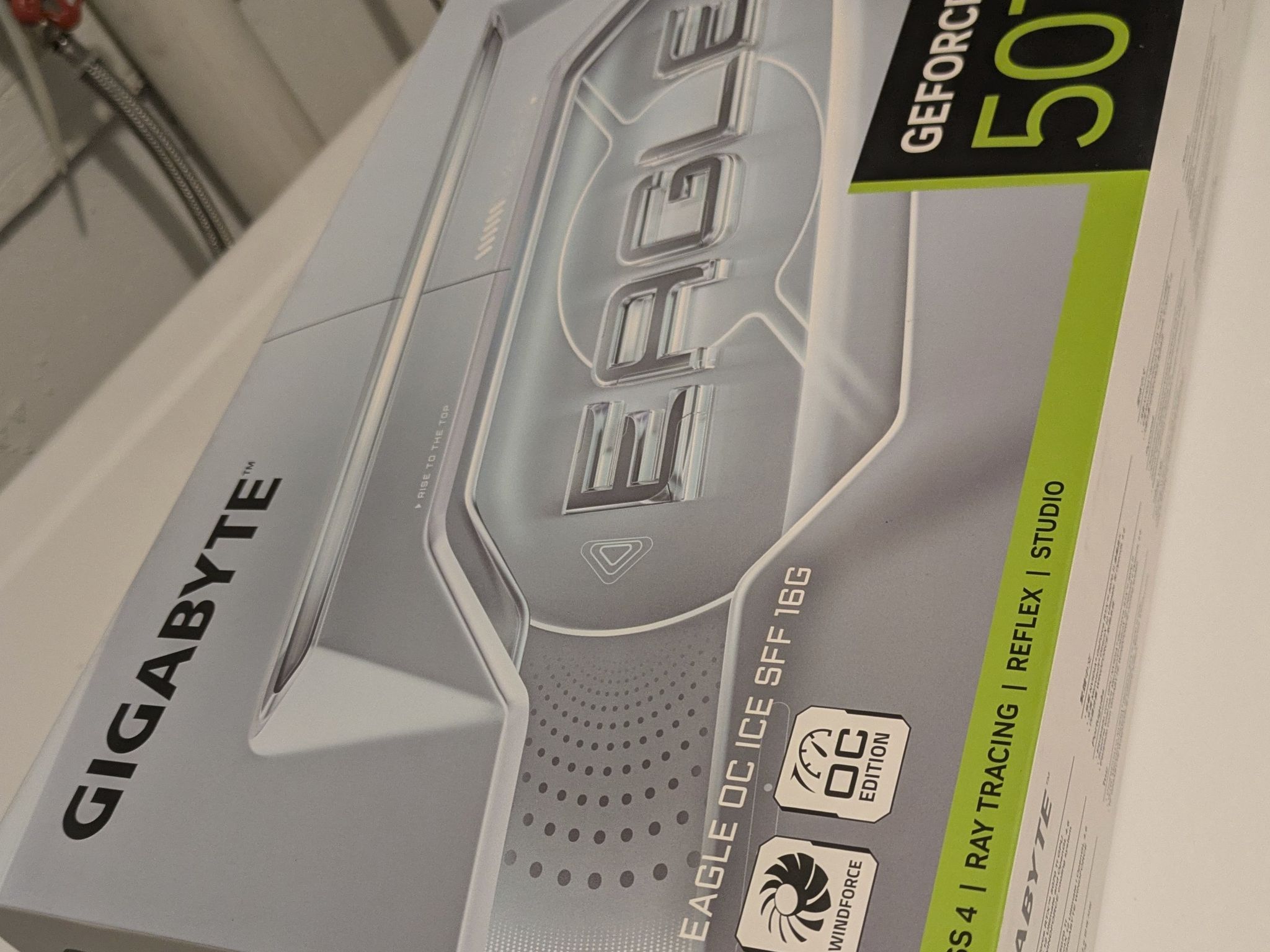 🔥 NEW — Gigabyte NVIDIA GeForce RTX 5070Ti 16G Eagle Ice OC SFF Video Card 🔥