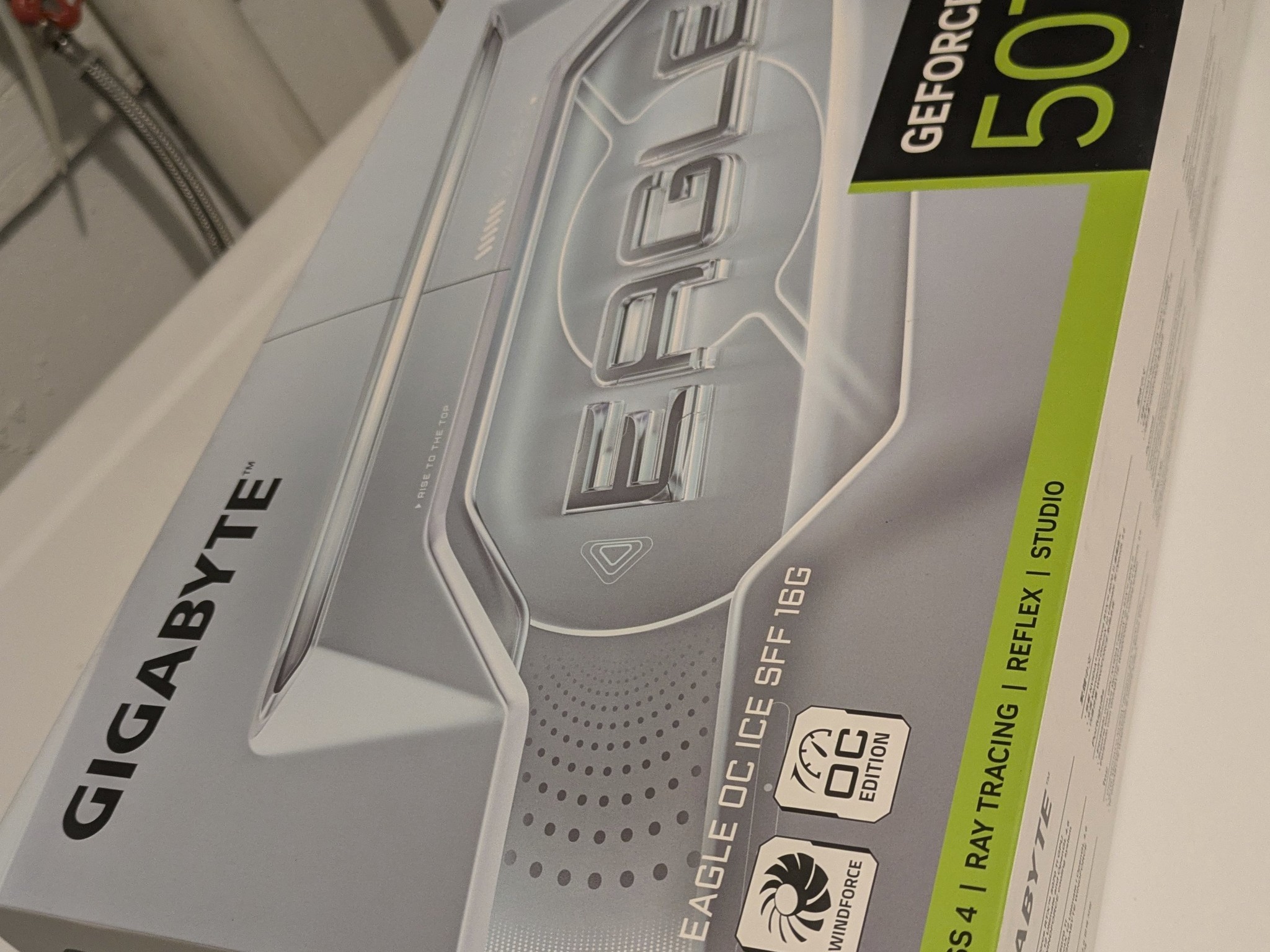 🔥 NEW — Gigabyte NVIDIA GeForce RTX 5070Ti 16G Eagle Ice OC SFF Video Card 🔥