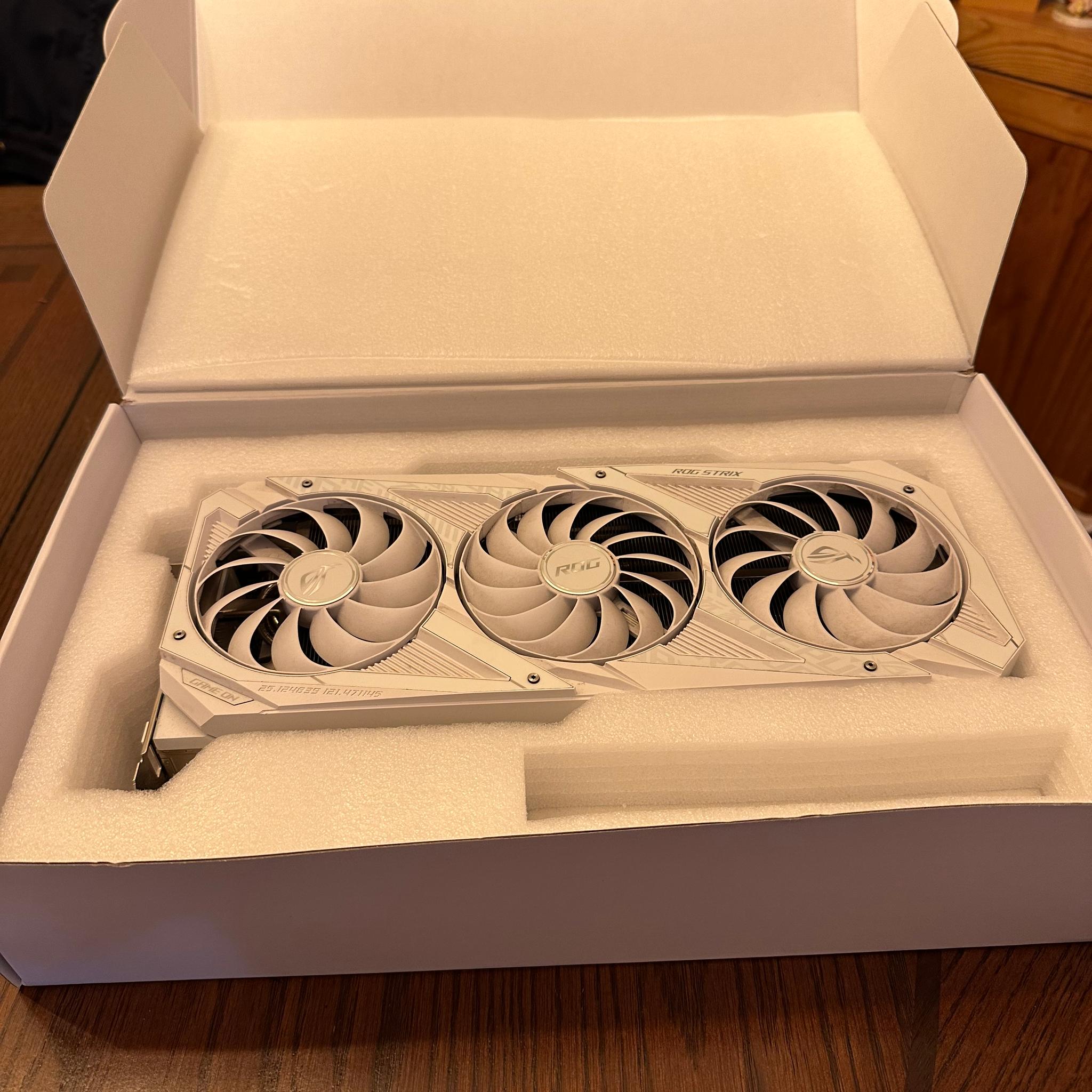 ASUS ROG STRIX NVIDIA GeForce RTX 3090- PCIe 4.0, 24GB GDDR6X WHITE