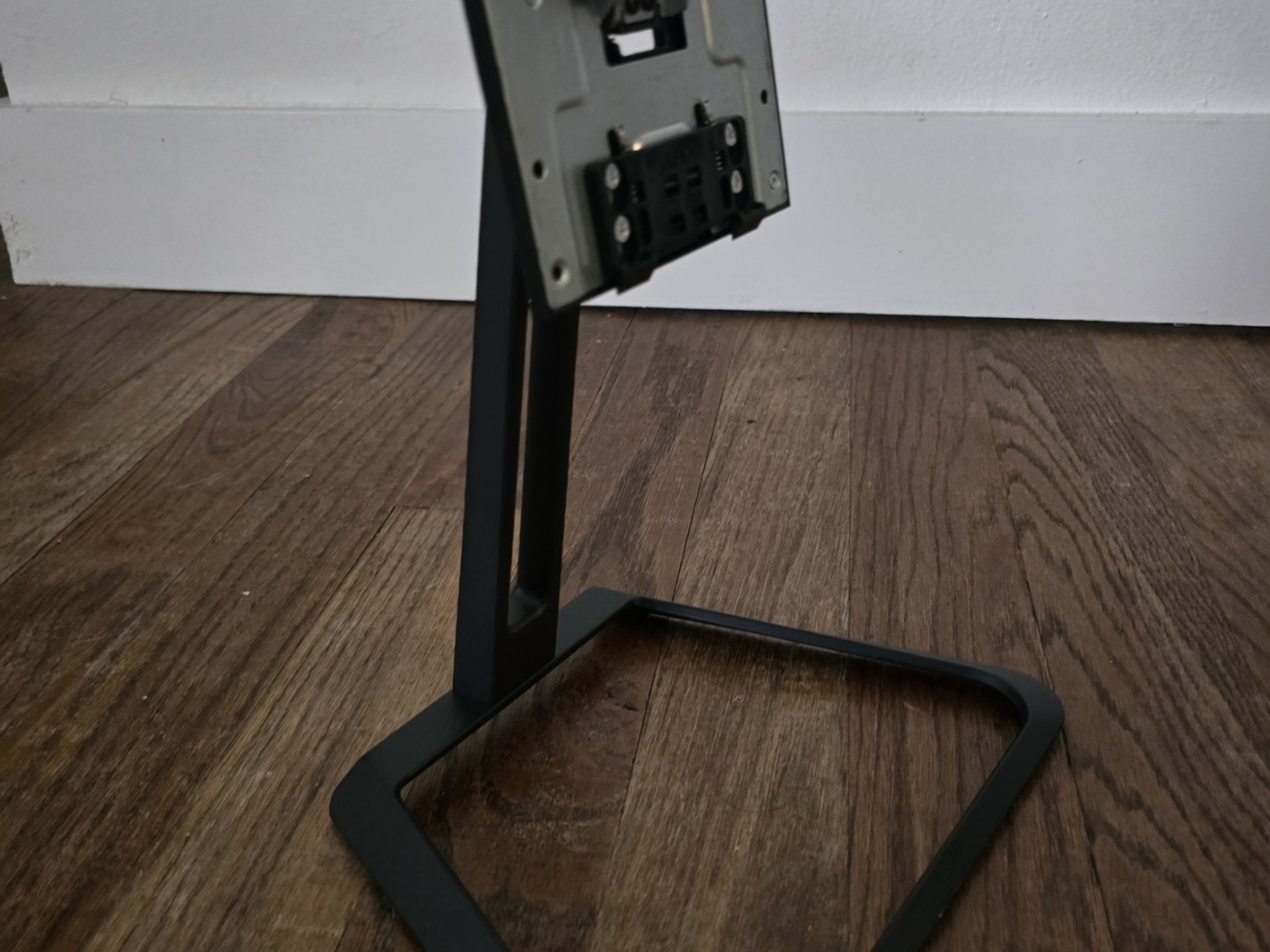 🔥 Sceptre 27” 4K 70Hz IPS Monitor | 99% sRGB | Built-in Speakers | Excellent Condition!