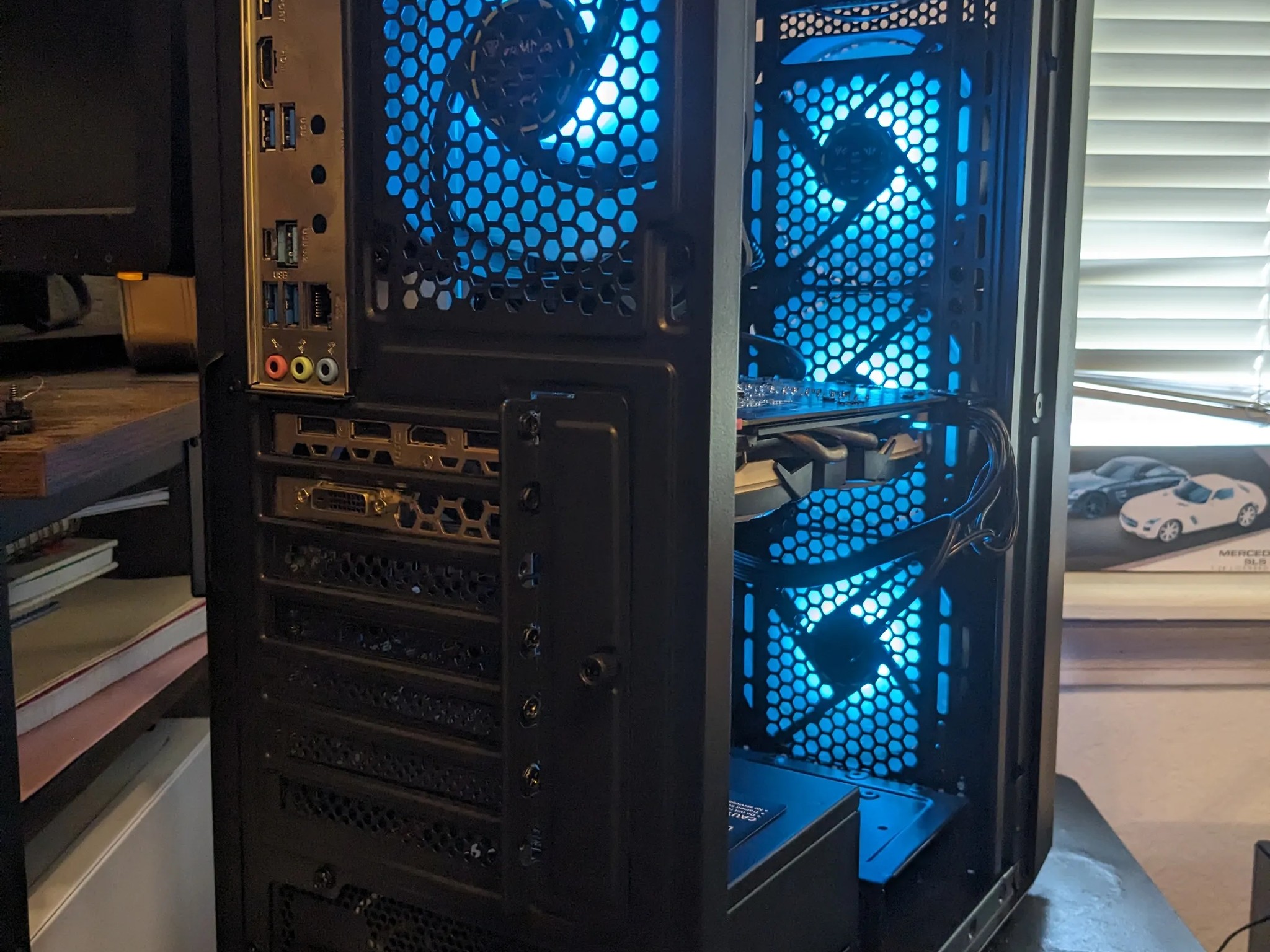 FREE SHIP||Ryzen 7 3700X, GTX 1080 8GB, 32GB DDR4, 1TB NVMe, Win11, ARGB