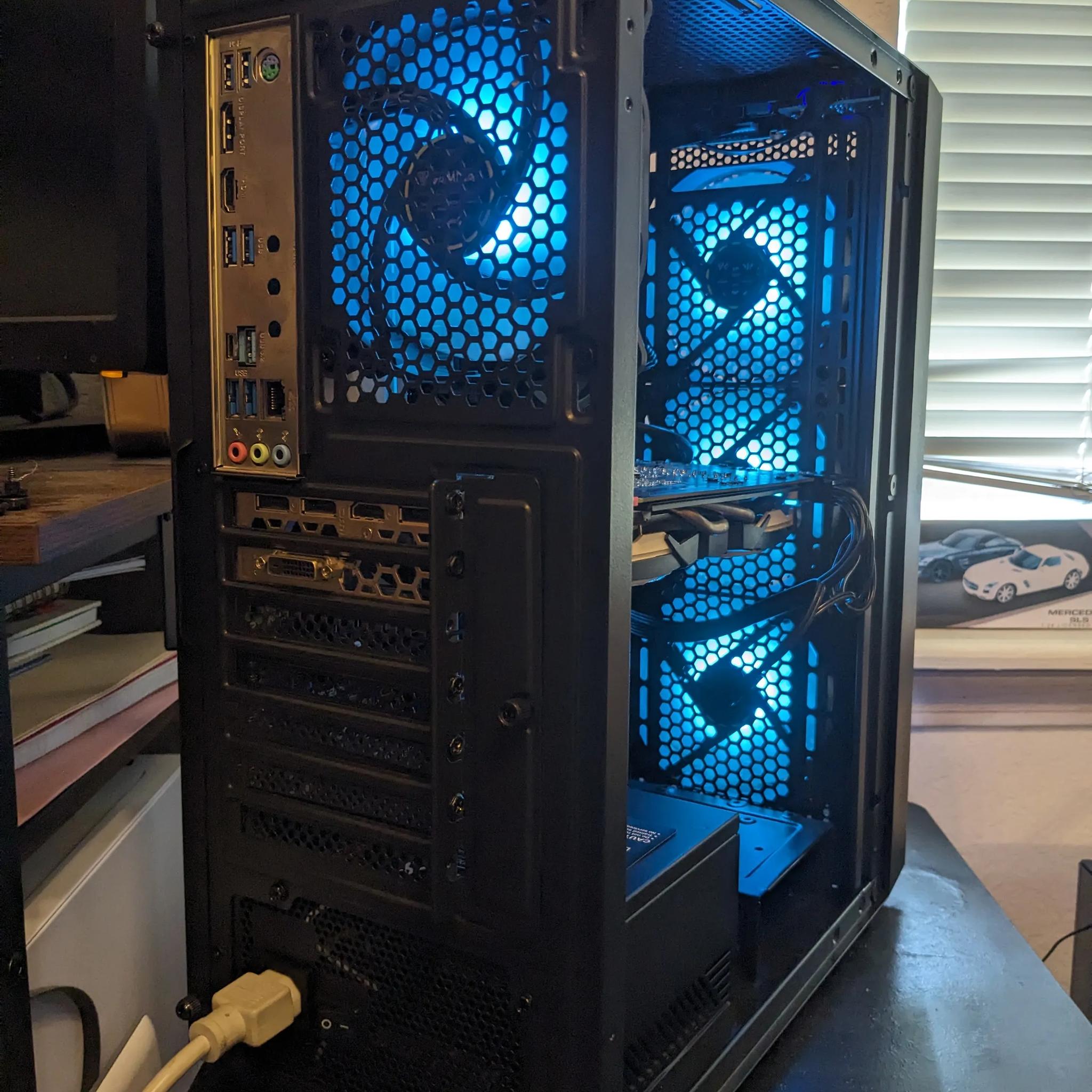 FREE SHIP||Ryzen 7 3700X, GTX 1080 8GB, 32GB DDR4, 1TB NVMe, Win11, ARGB