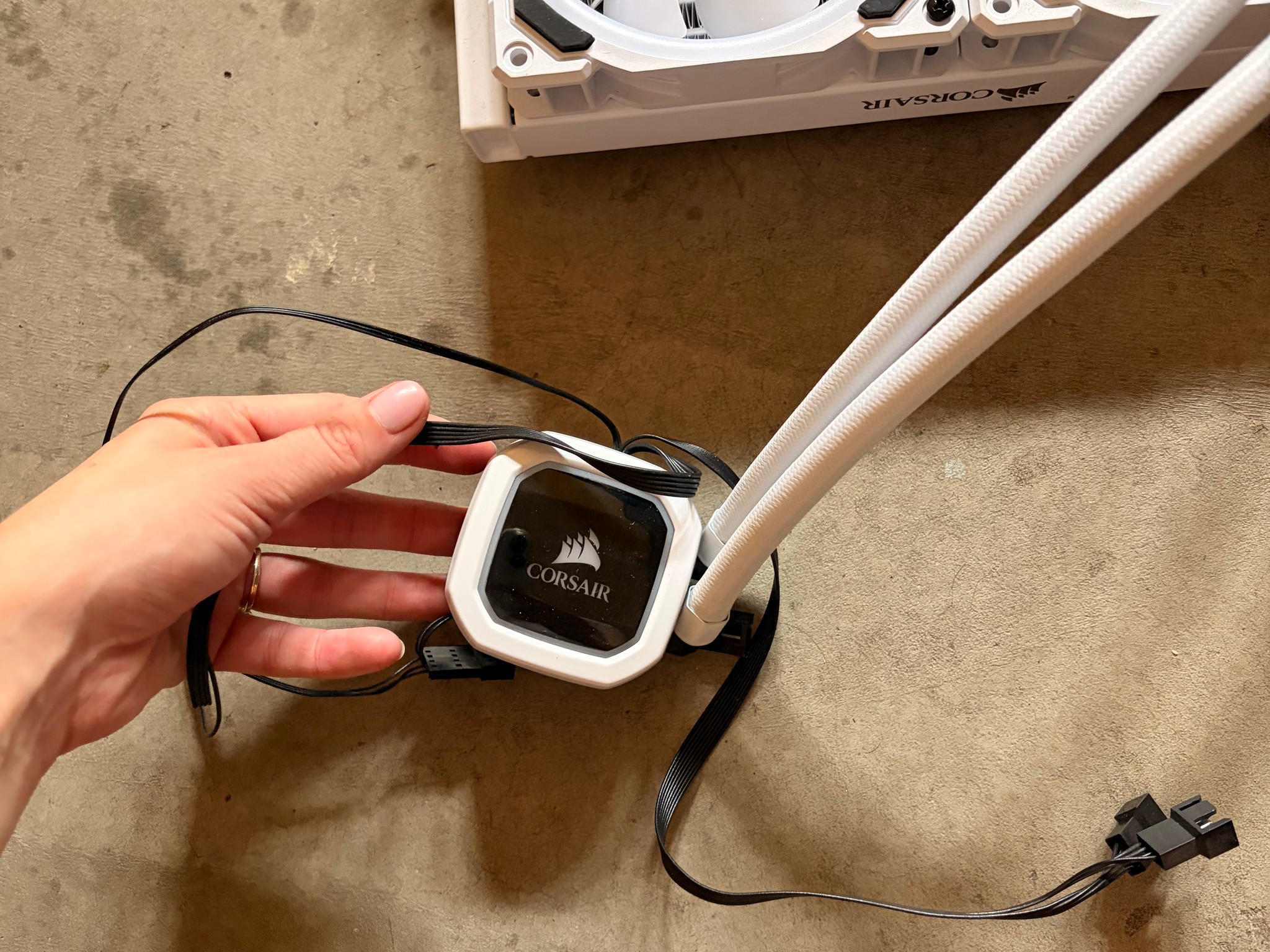 CORSAIR WHITE LIQUID CPU COOLER - NEVER USED