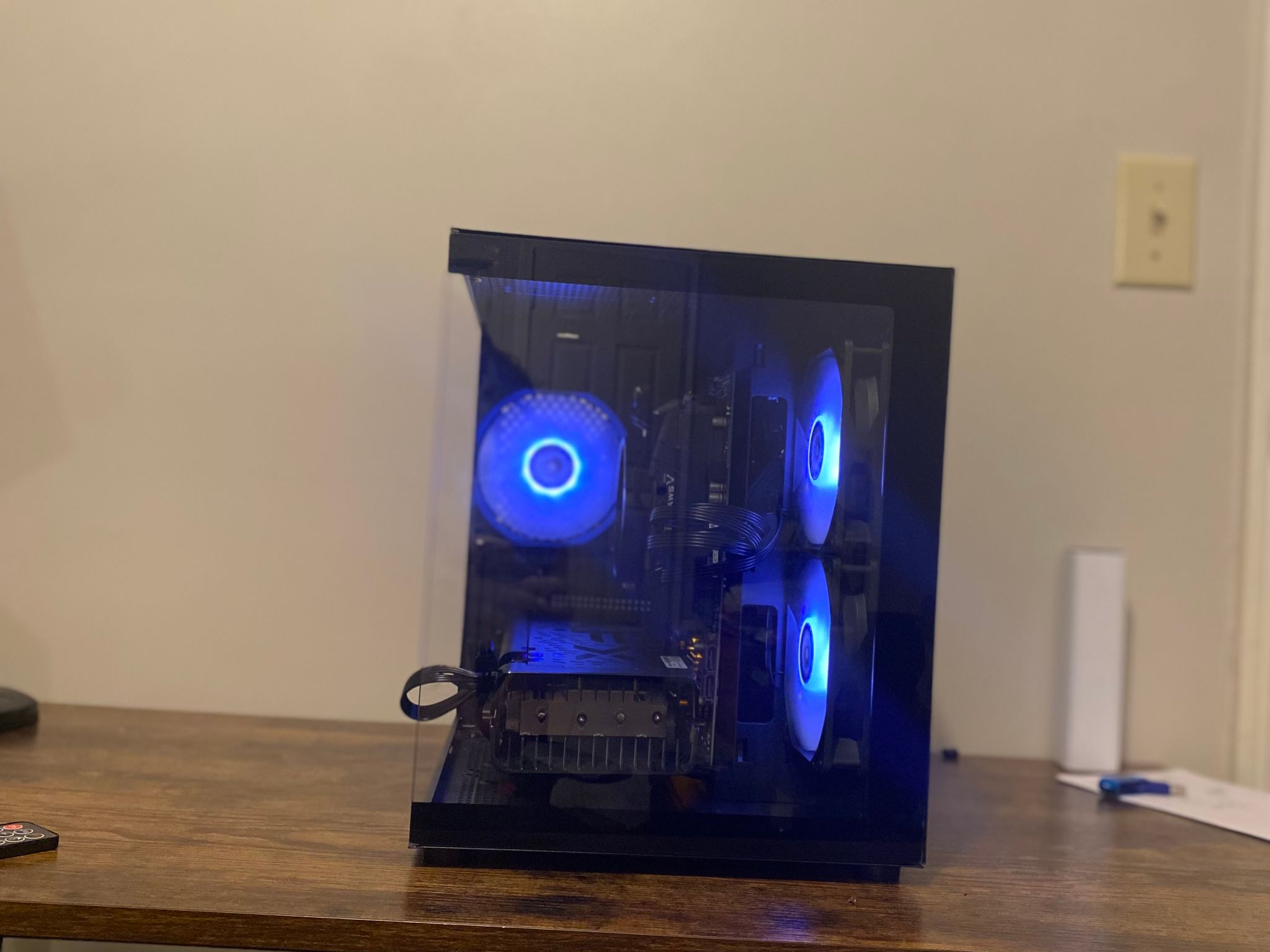 RX 5700xt | Ryzen 5 3600 | 16gb Ram | 512 Gb NVME ssd | wifi + windows 11
