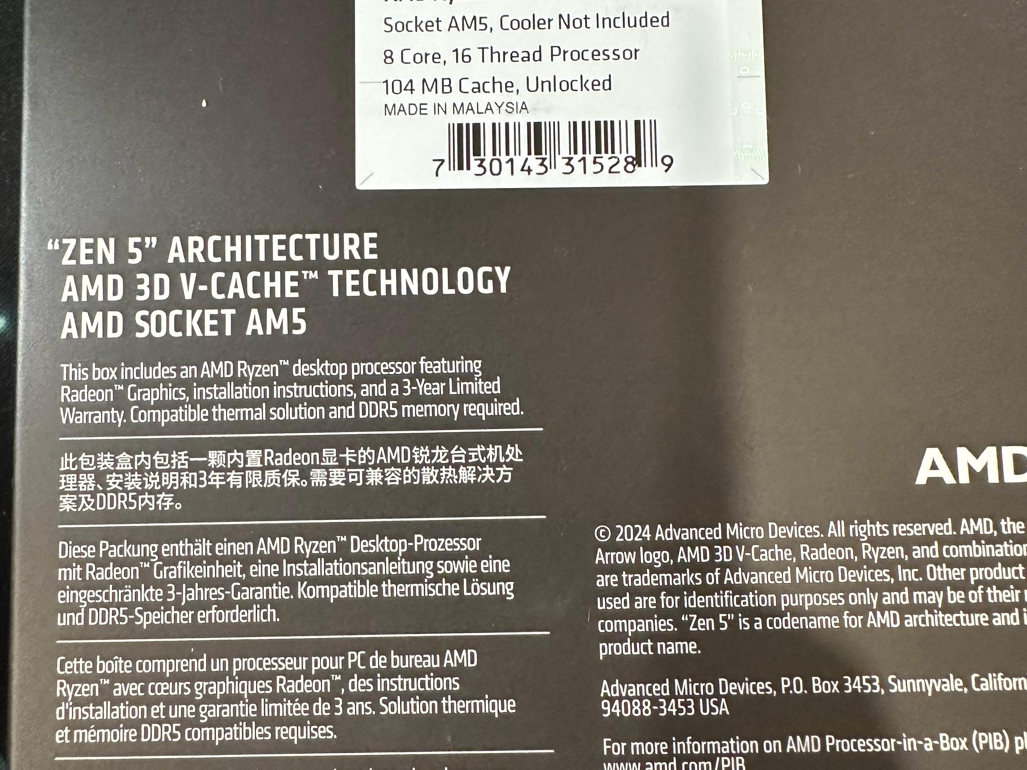 AMD RYZEN 7 9800X3D