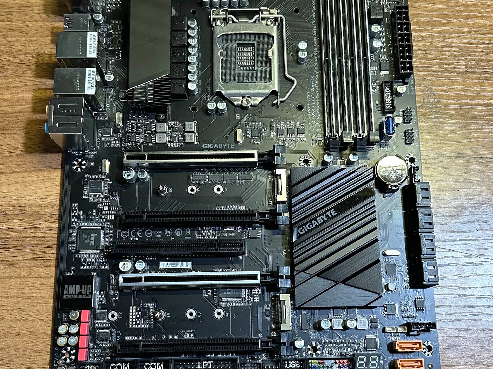 GIGABYTE C246-WU4 LGA1151 ATX Server Workstation Motherboard 8/9th Gen Intel