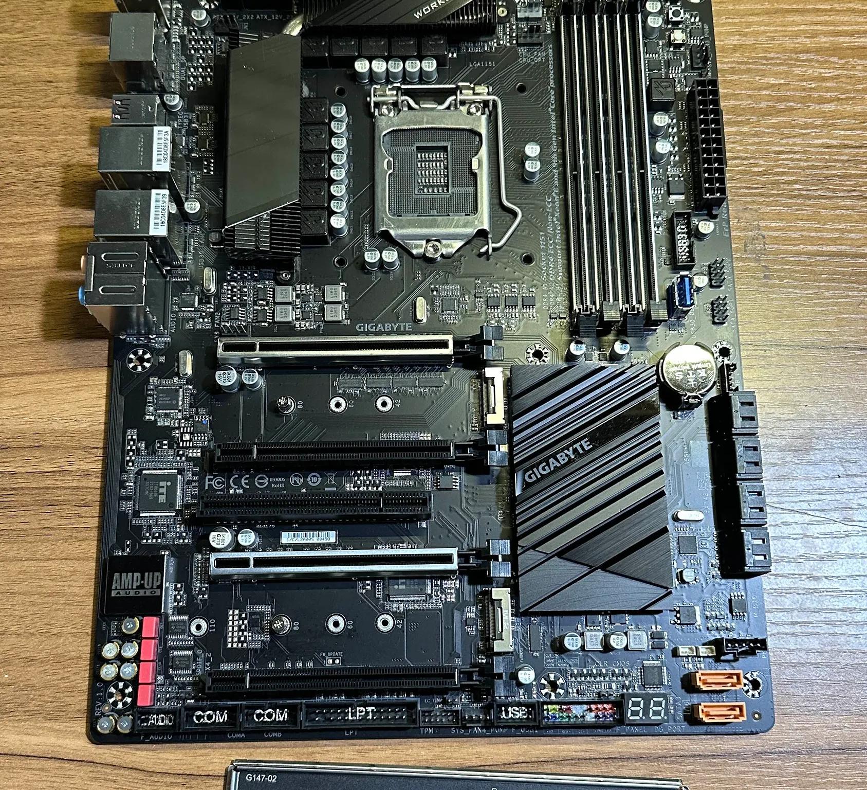GIGABYTE C246-WU4 LGA1151 ATX Server Workstation Motherboard 8/9th Gen Intel