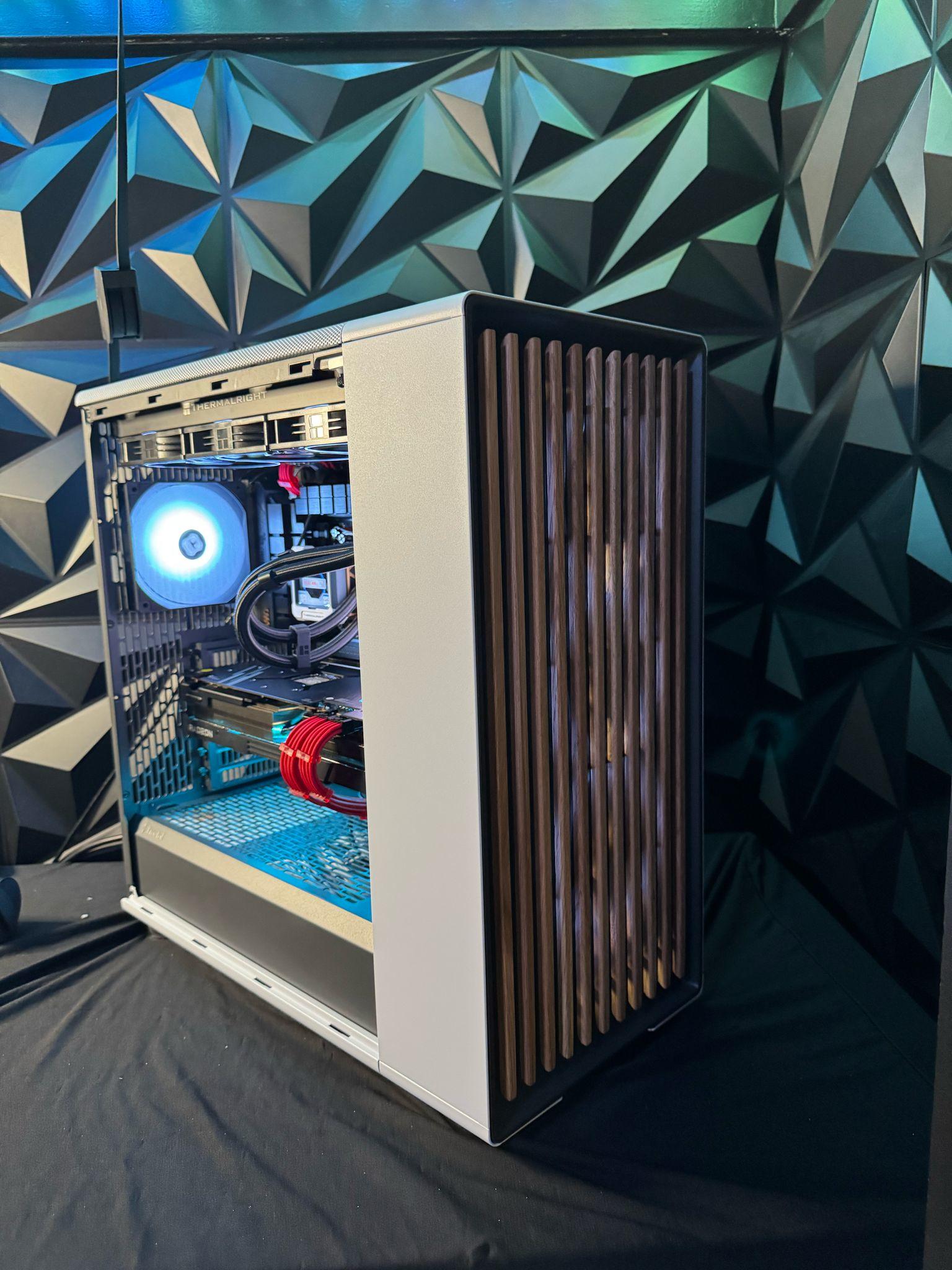 🪵 Big Woody 🪵 Ryzen 9900X| 7900XTX 24 GB| 32 GB DDR5 6000Mhz|3.25 TB NVMe|