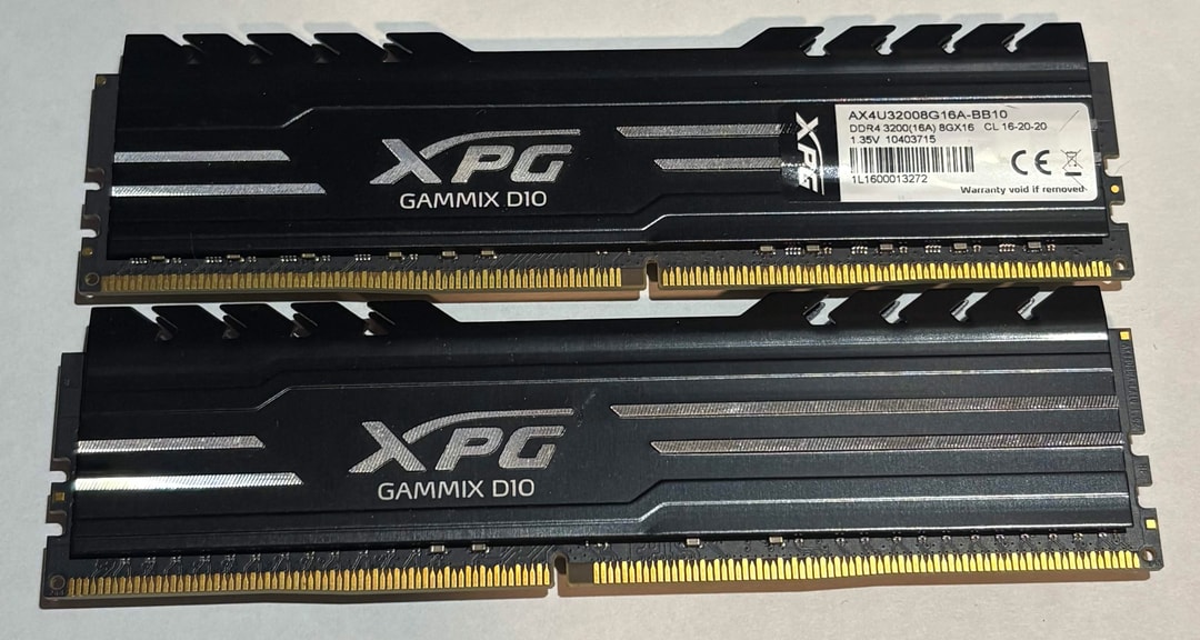 XPG Gammix D10 16GB (2x8GB) DDR4 3200MHz CL16 Gaming Memory Kit