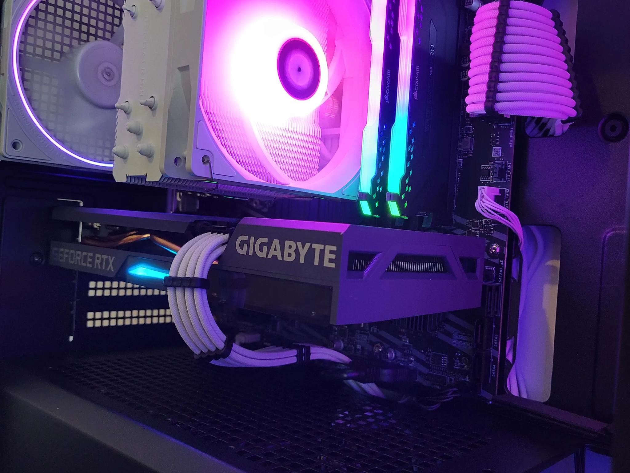 🧊 Icebox 1080p 🧊 // i5 10400f // RTX 3060 12GB // 32GB DDR4 // 1TB NVME + 2TB HDD // Wi-Fi + BT