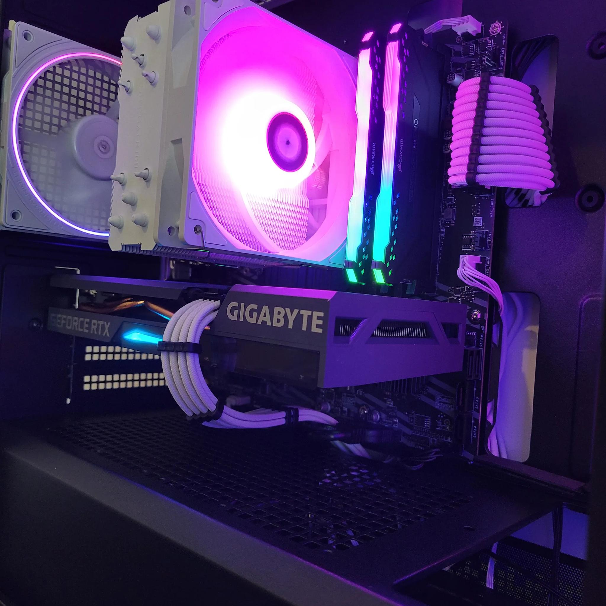 🧊 Icebox 1080p 🧊 // i5 10400f // RTX 3060 12GB // 32GB DDR4 // 1TB NVME + 2TB HDD // Wi-Fi + BT