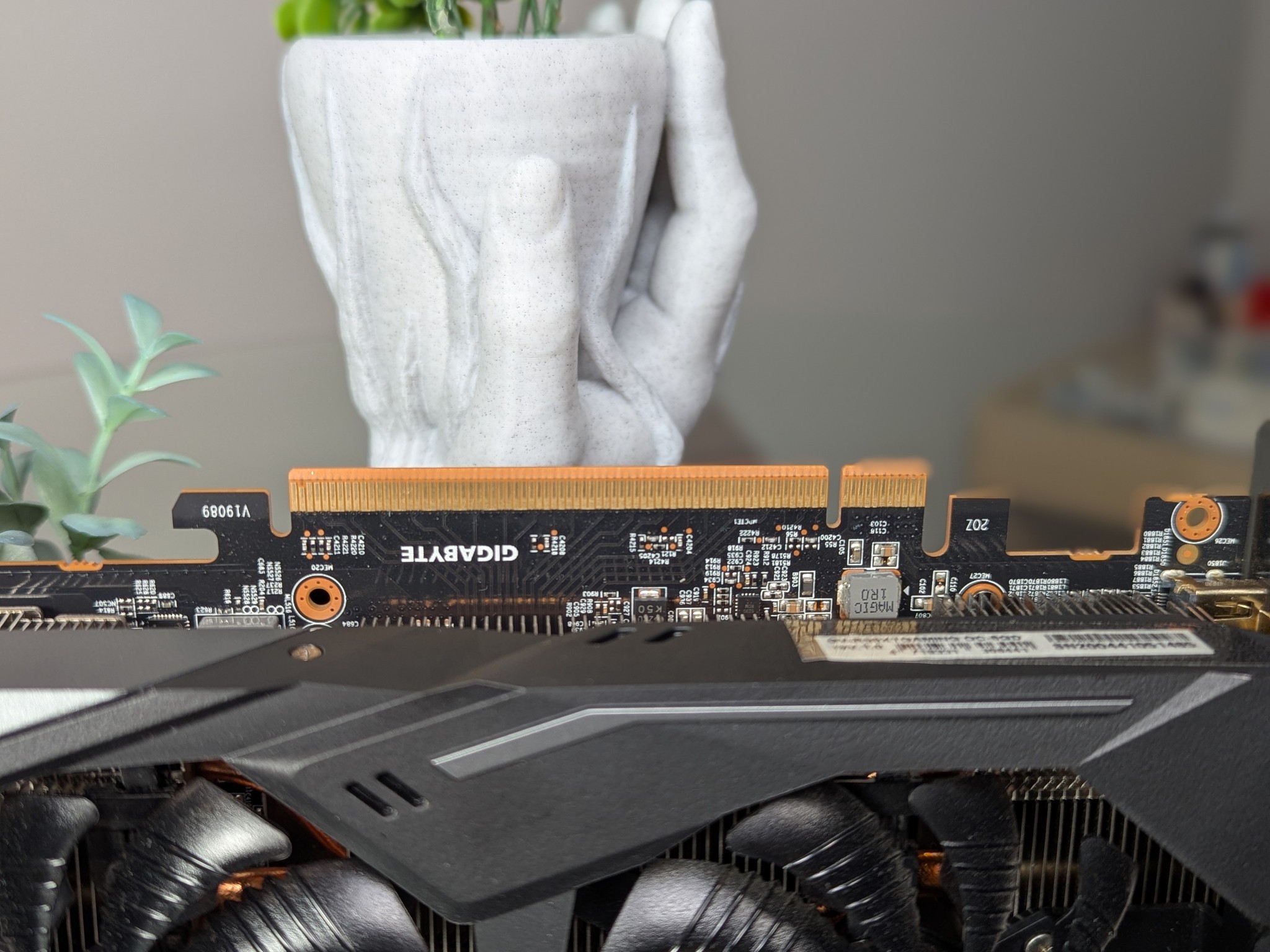 Gigabyte RX 5600XT | Please Read Description | Powers On | No Video signal