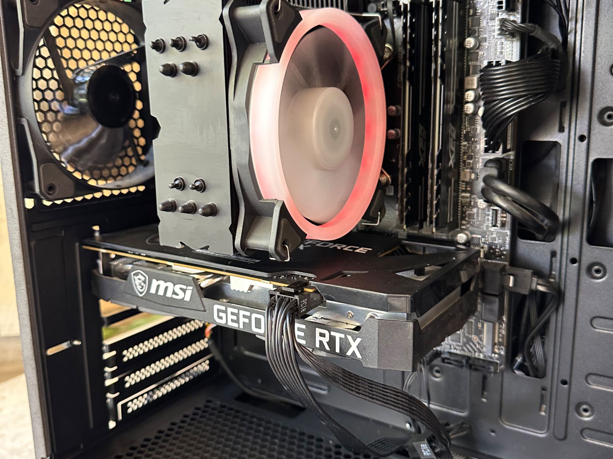 Gaming pc / RTX 3060 / i7-12700F / 32GB 3200MHz Ram / 3TB Storage / windows 11