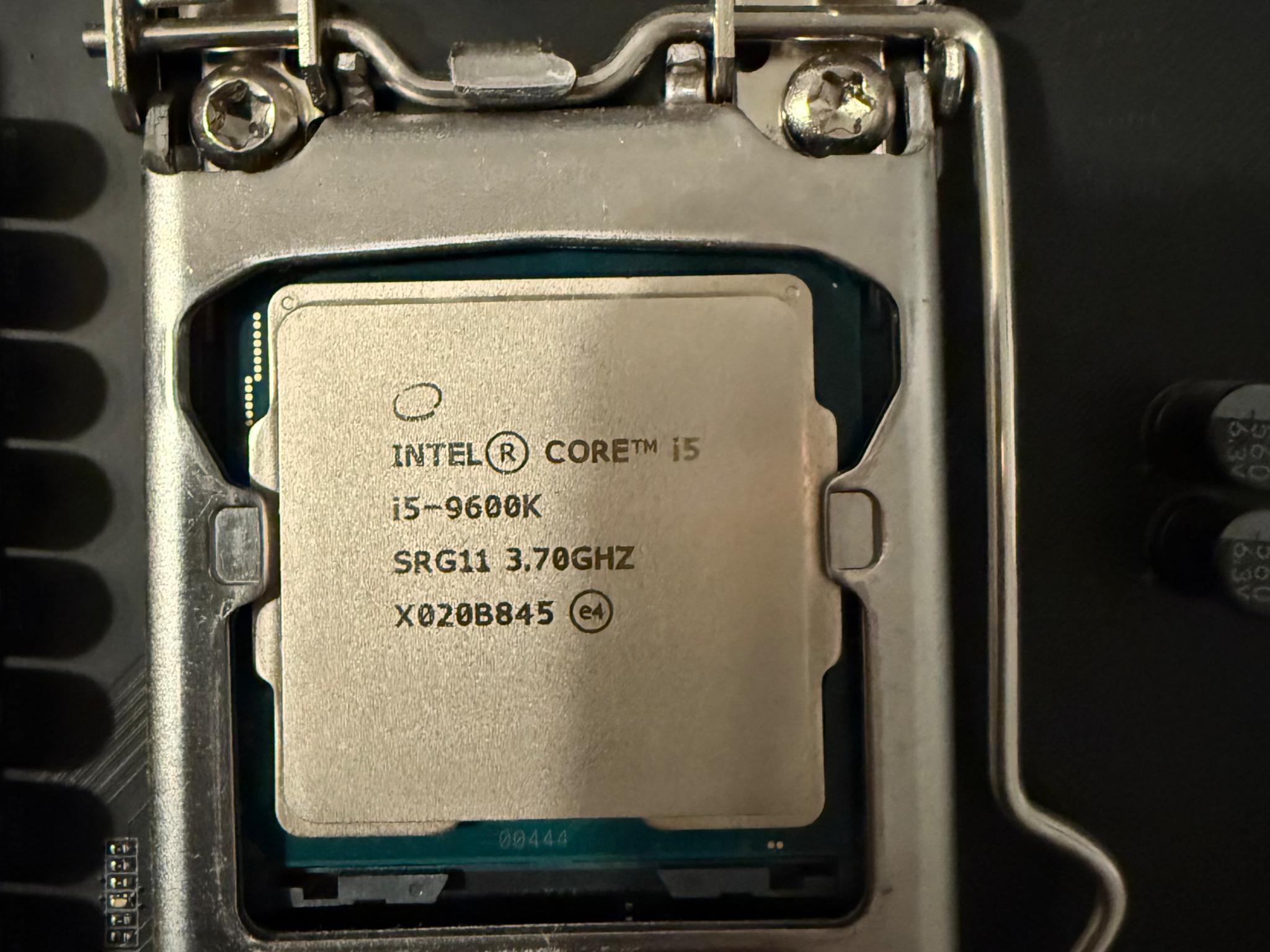 Gigabyte Z390 AORUS PRO WiFi + i5 9600k [Motherboard + CPU Combo]