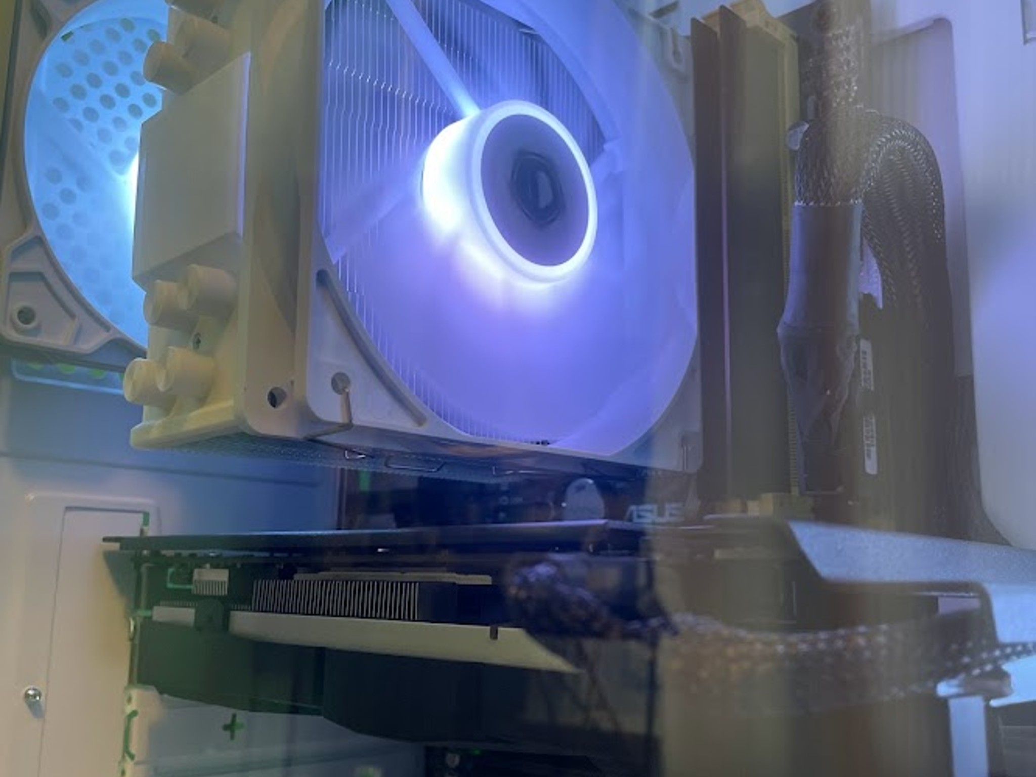 GLASSY White Gaming PC| Intel i5 / Amd RX580 / 8GB / 500GB SSD Win 10 Pro WiFi