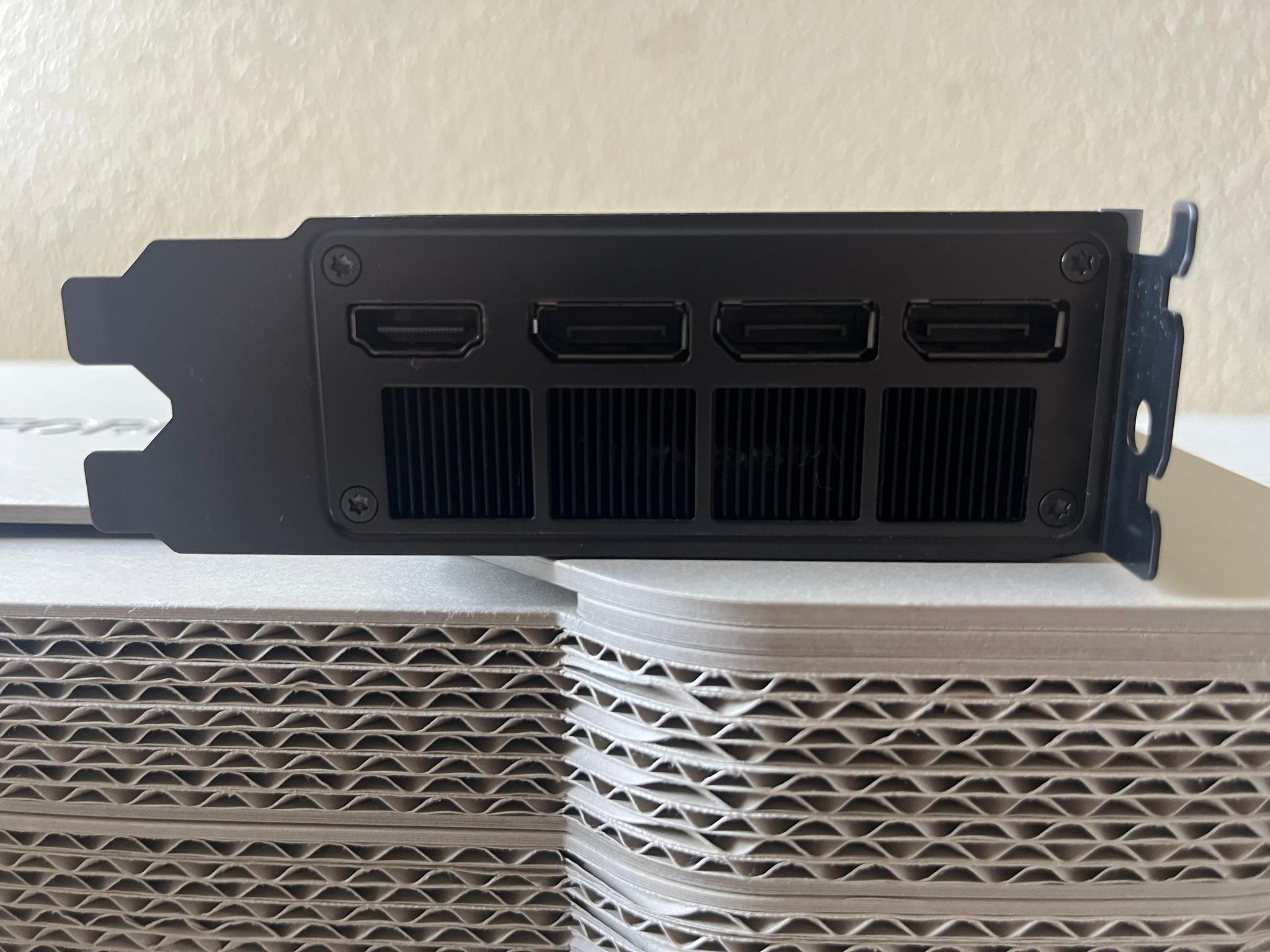 Used RTX 5070 Founder’s Edition 12GB GDDR7 with Original Packaging - Like New!