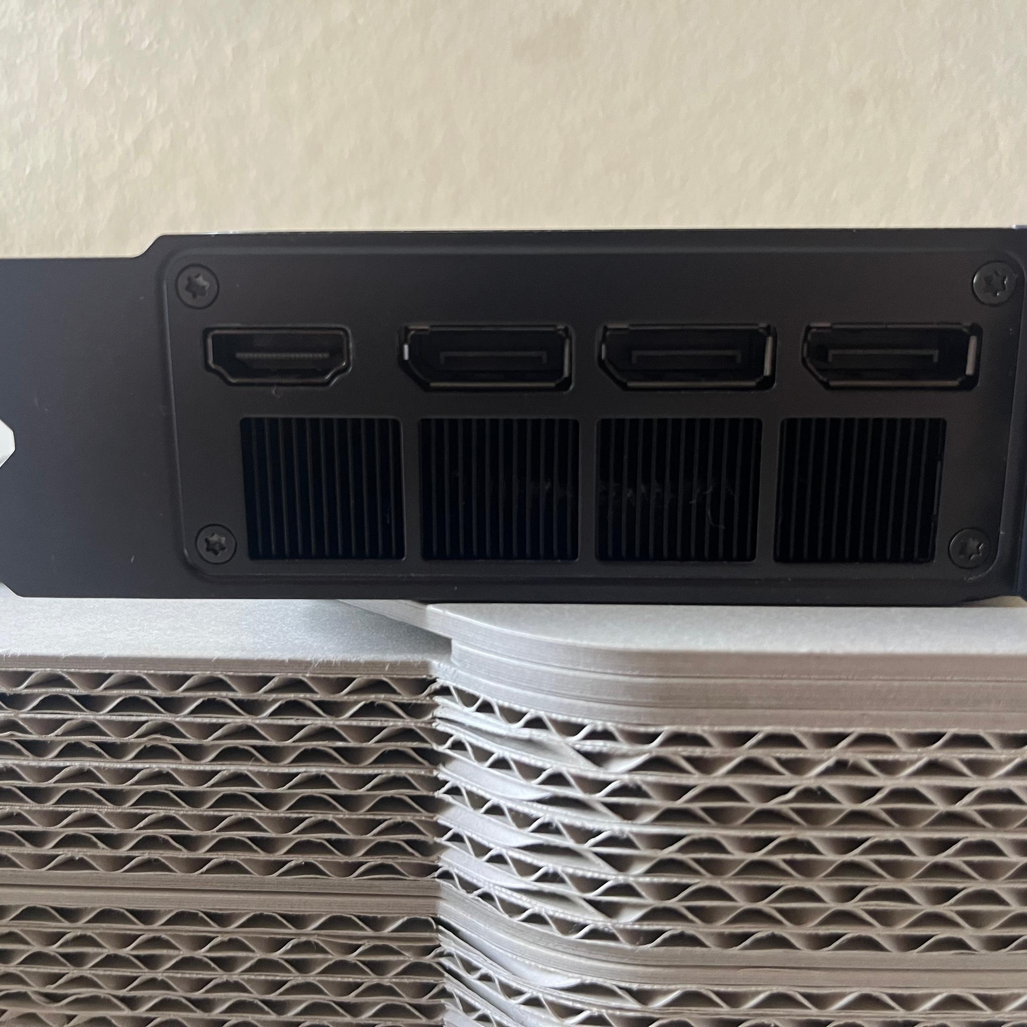 Used RTX 5070 Founder’s Edition 12GB GDDR7 with Original Packaging - Like New!